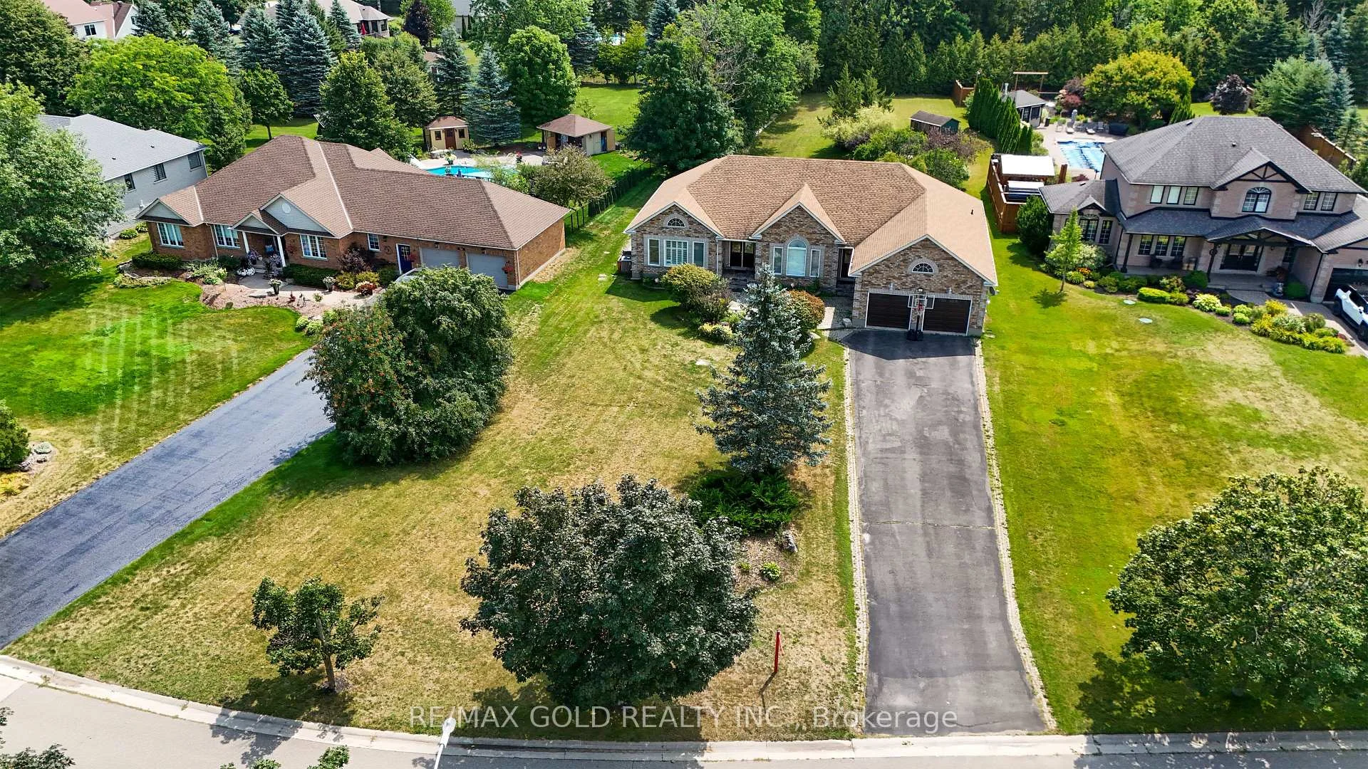 Photo 60 of 117 Delarmbro Drive, Erin — HOMEH