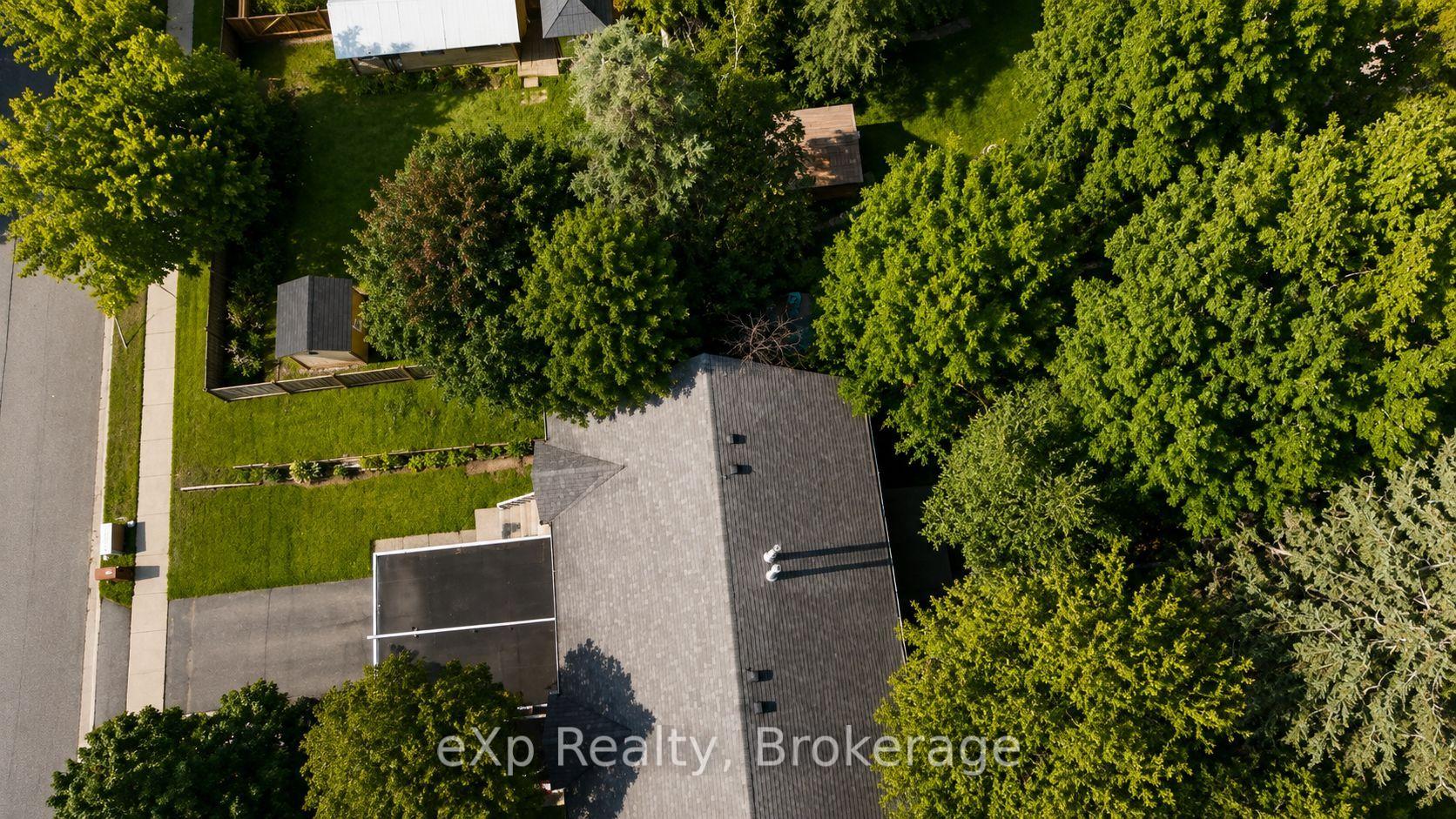 Photo 4 of 560 John Street S, Gravenhurst, Muskoka (S) — HOMEH