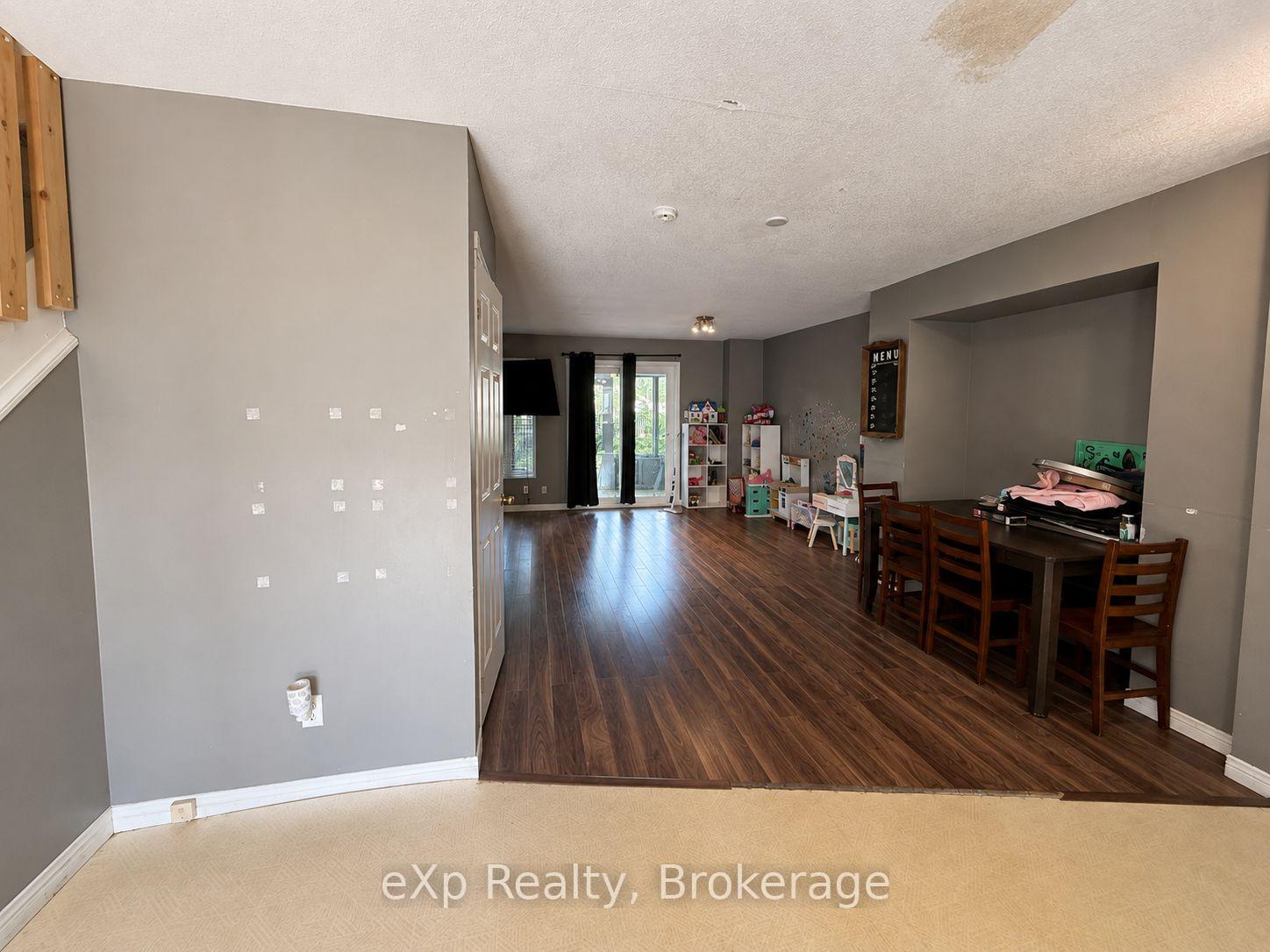 Photo 6 of 560 John Street S, Gravenhurst, Muskoka (S) — HOMEH