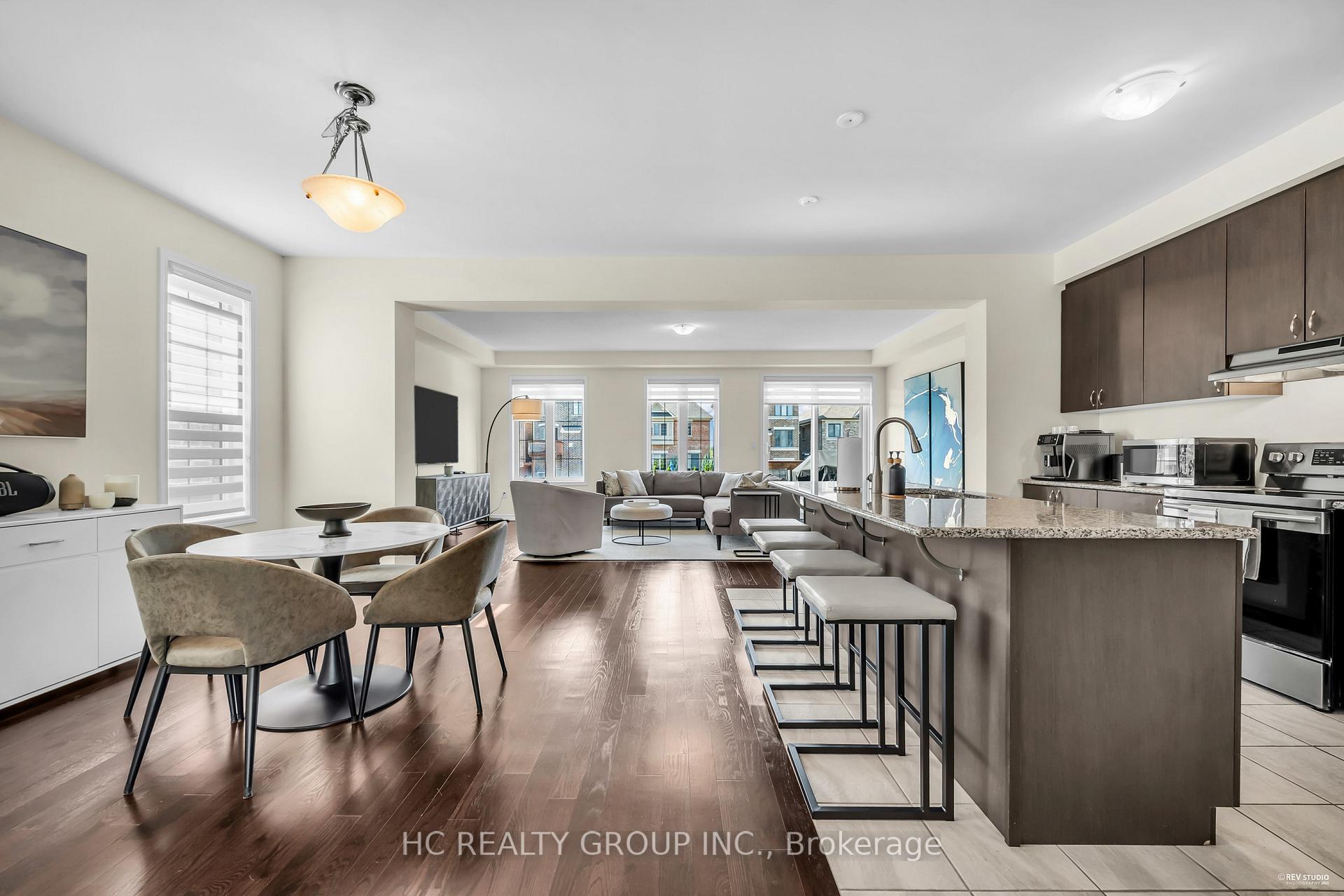 Photo 7 of 50 Faust Ridge, Vaughan, Kleinburg — HOMEH