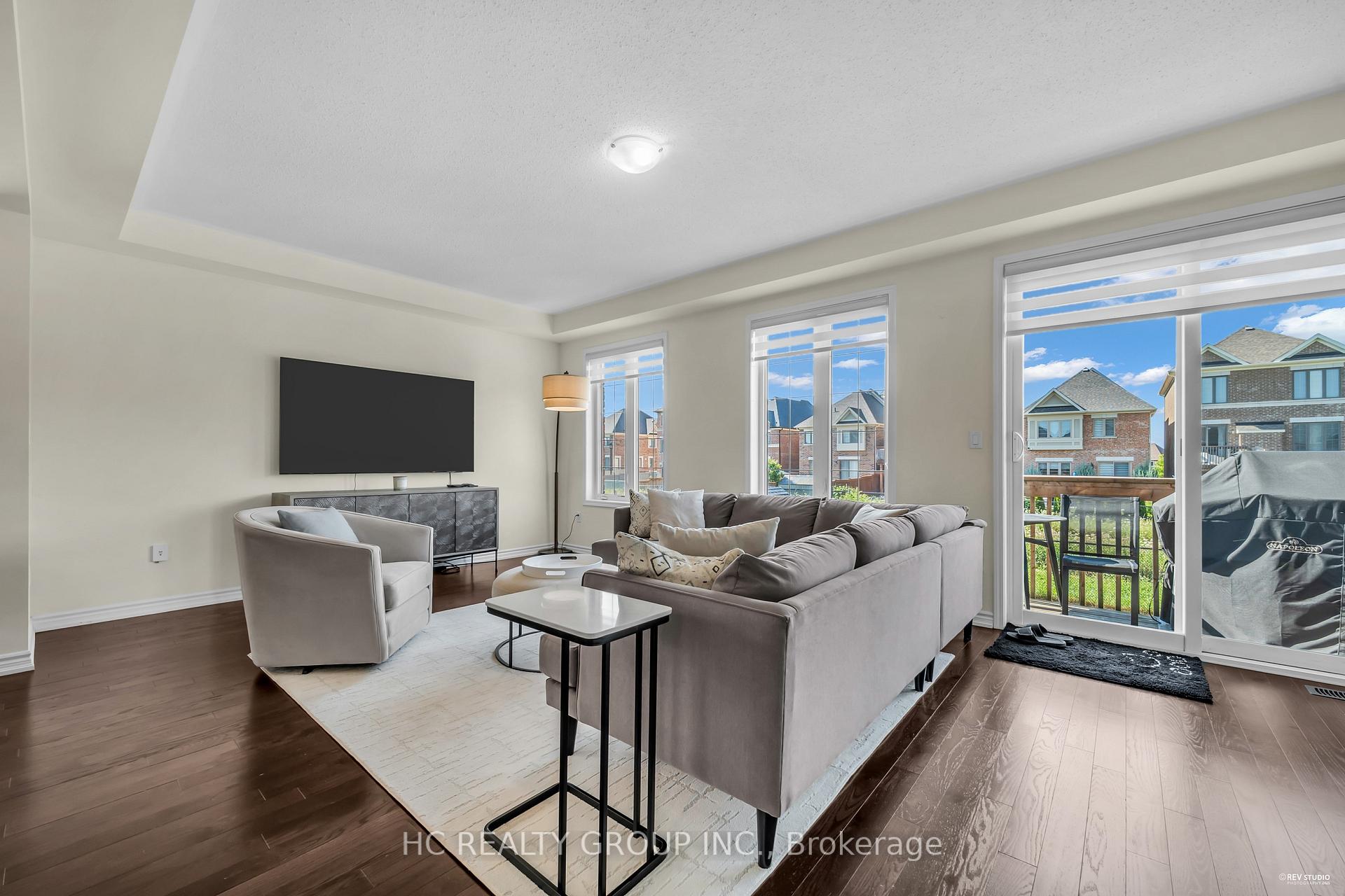 Photo 9 of 50 Faust Ridge, Vaughan, Kleinburg — HOMEH
