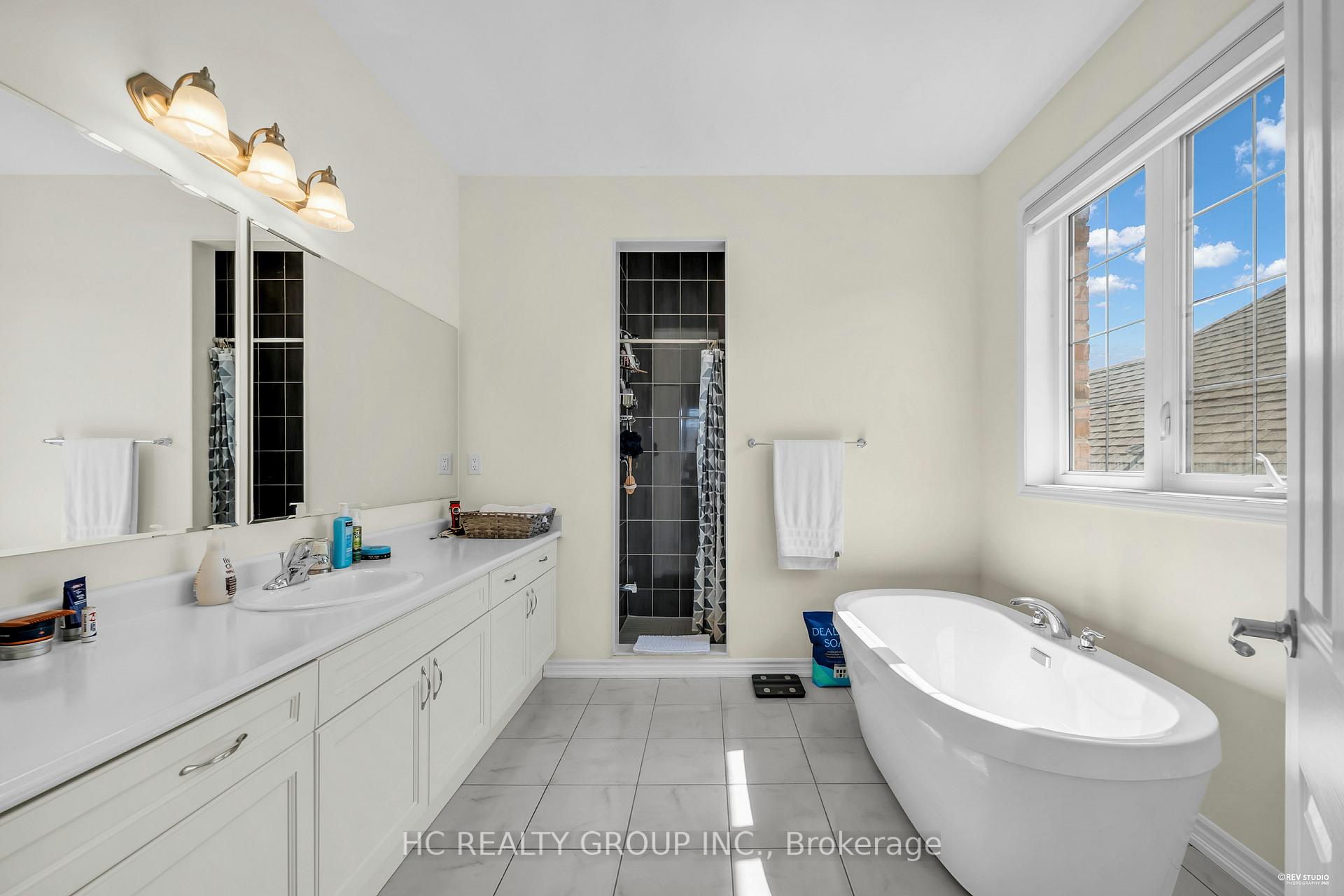 Photo 23 of 50 Faust Ridge, Vaughan, Kleinburg — HOMEH