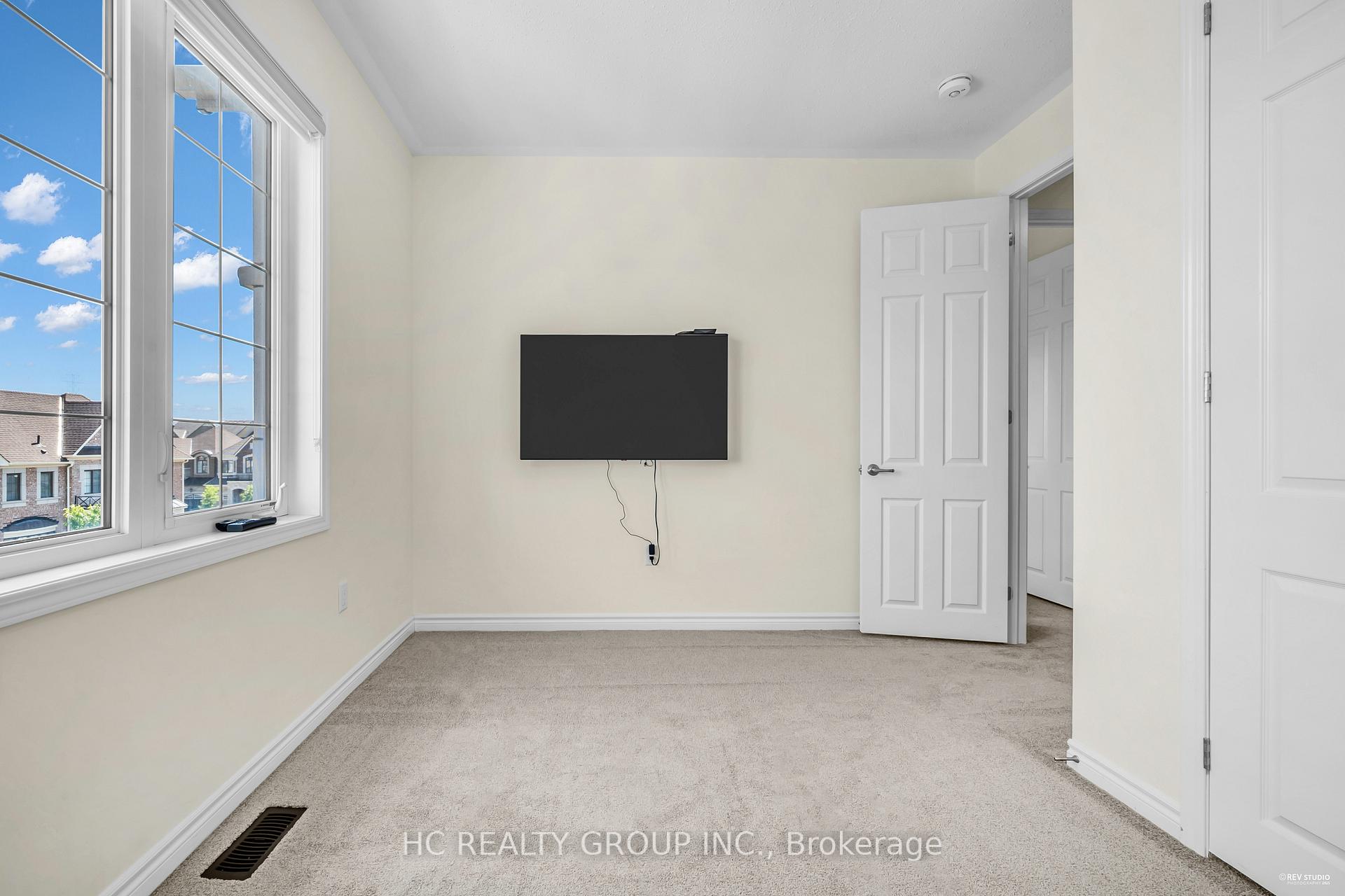 Photo 28 of 50 Faust Ridge, Vaughan, Kleinburg — HOMEH