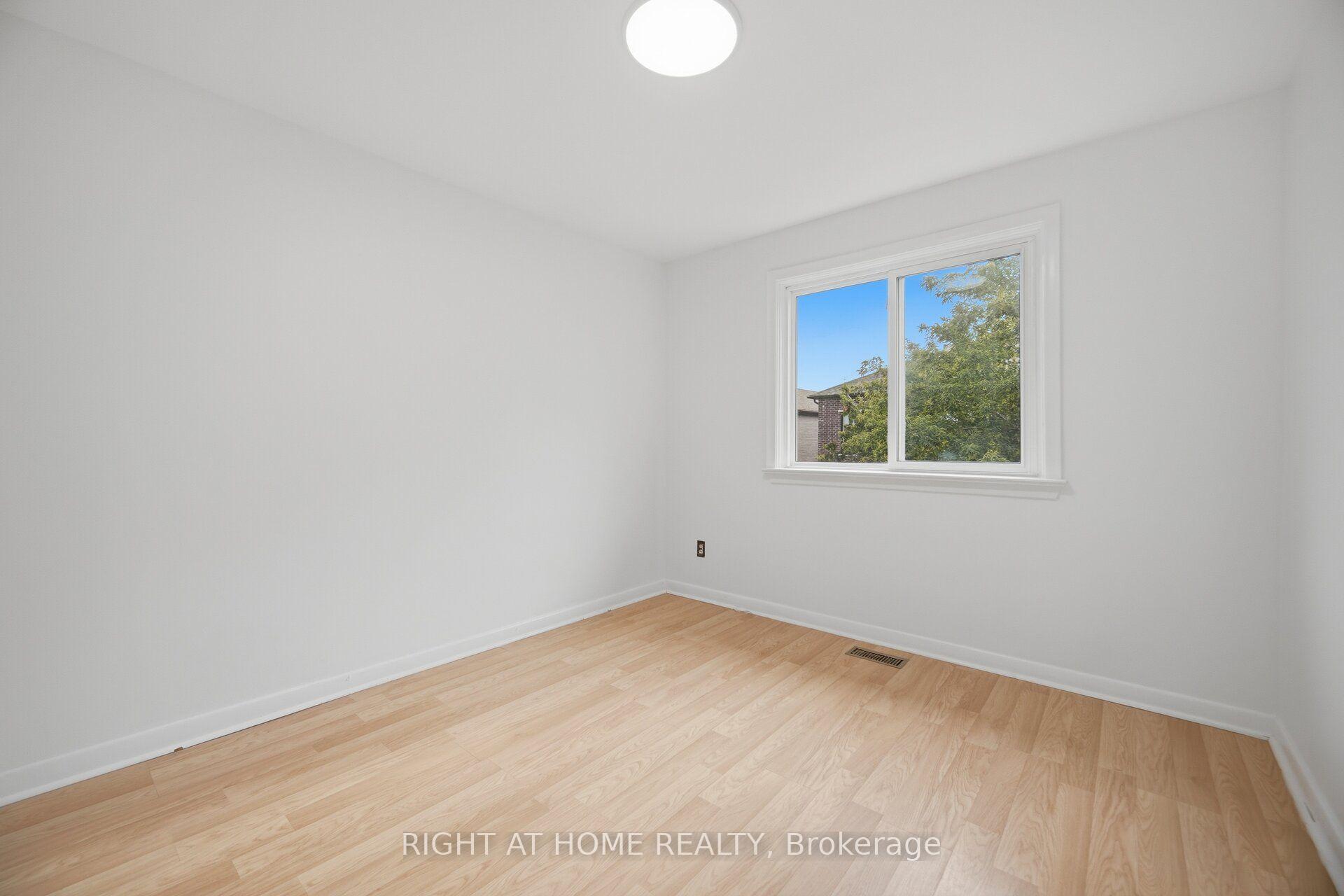 Photo 25 of 36 Rushley Drive, Scarborough, Bendale — HOMEH