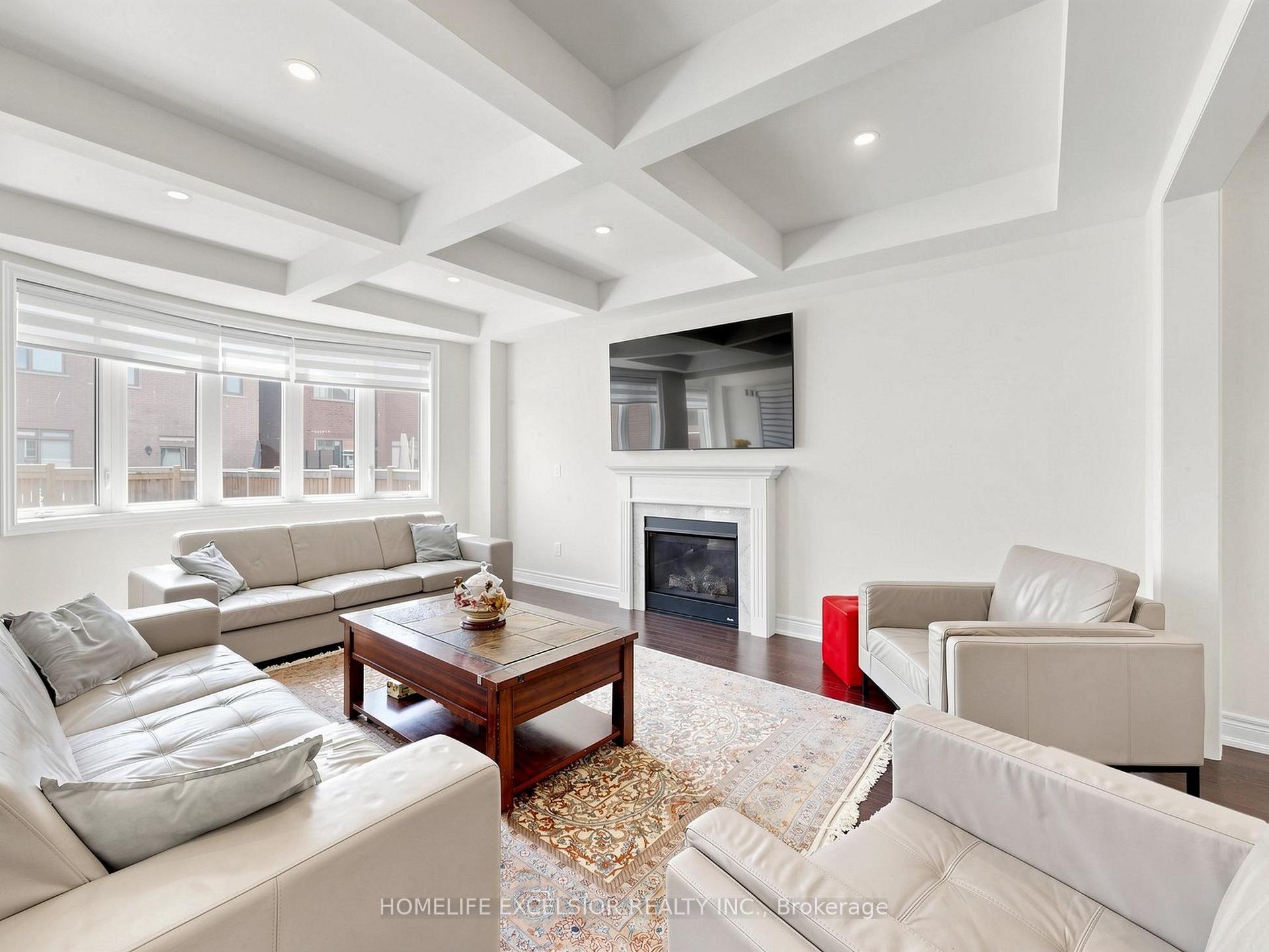 Photo 6 of 5 Manor Hampton Street, East Gwillimbury, Sharon — HOMEH