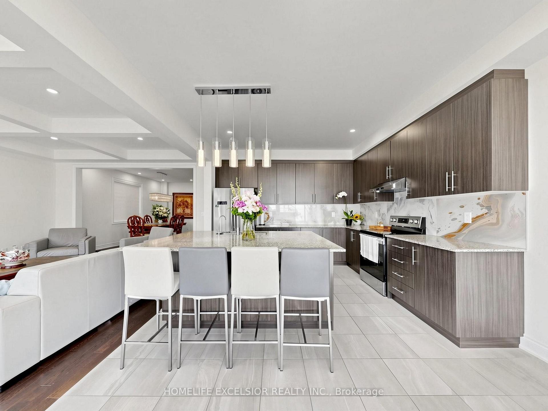 Photo 12 of 5 Manor Hampton Street, East Gwillimbury, Sharon — HOMEH
