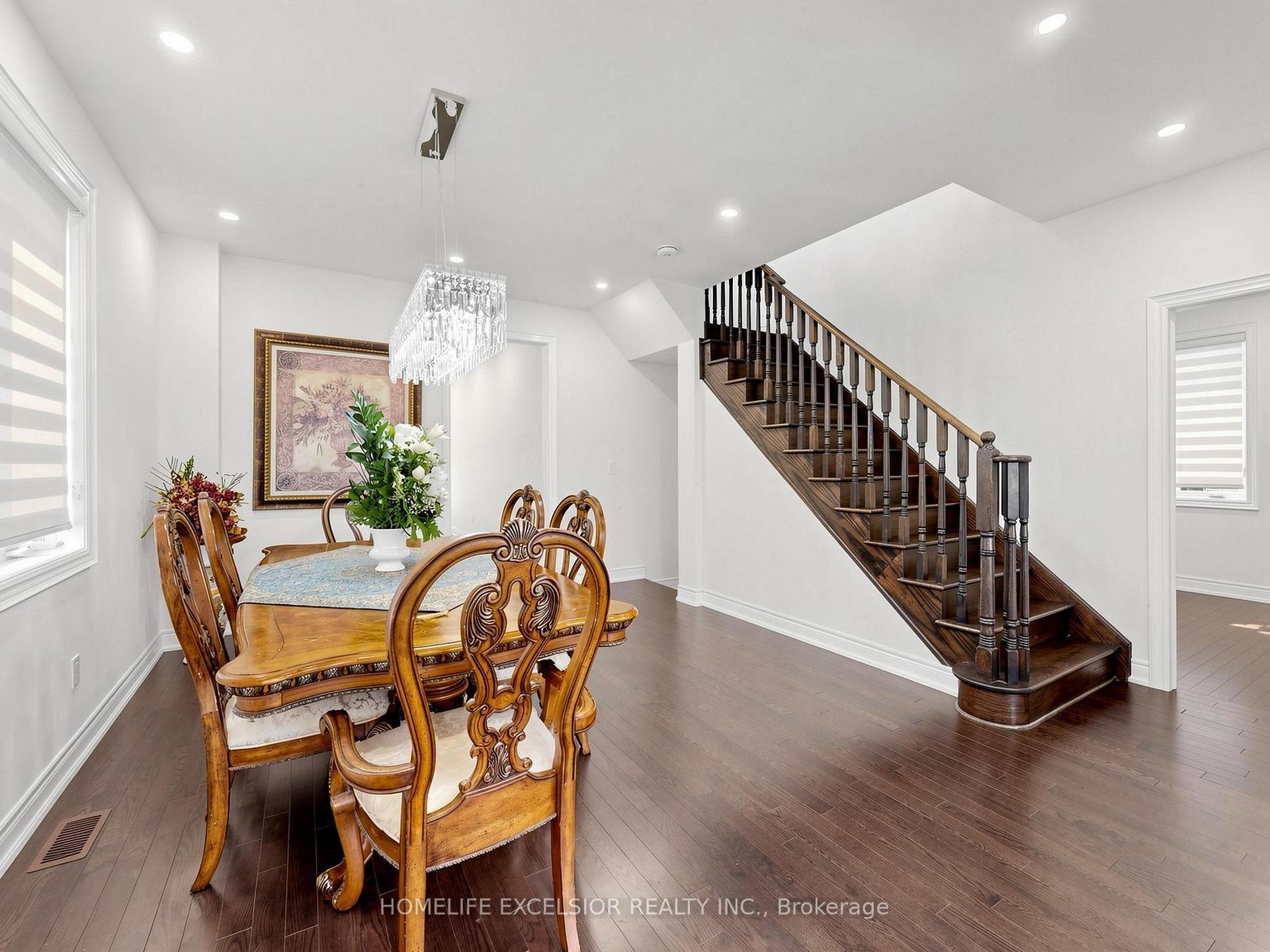 Photo 20 of 5 Manor Hampton Street, East Gwillimbury, Sharon — HOMEH