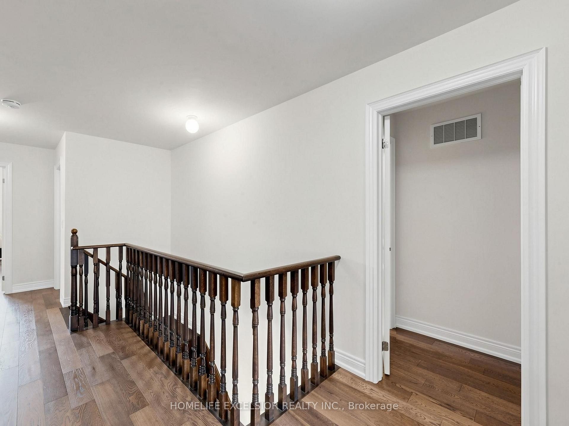 Photo 23 of 5 Manor Hampton Street, East Gwillimbury, Sharon — HOMEH