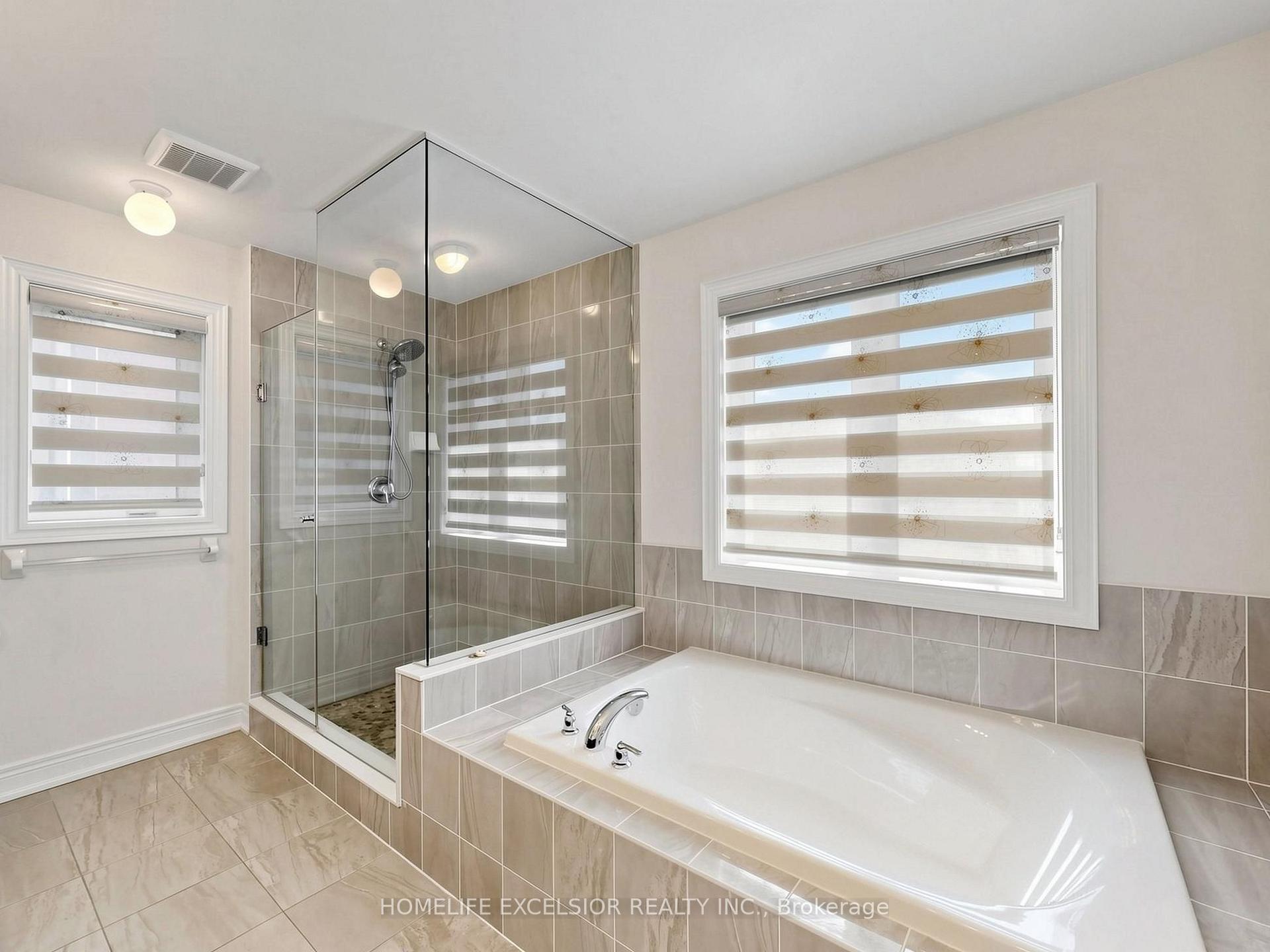 Photo 30 of 5 Manor Hampton Street, East Gwillimbury, Sharon — HOMEH