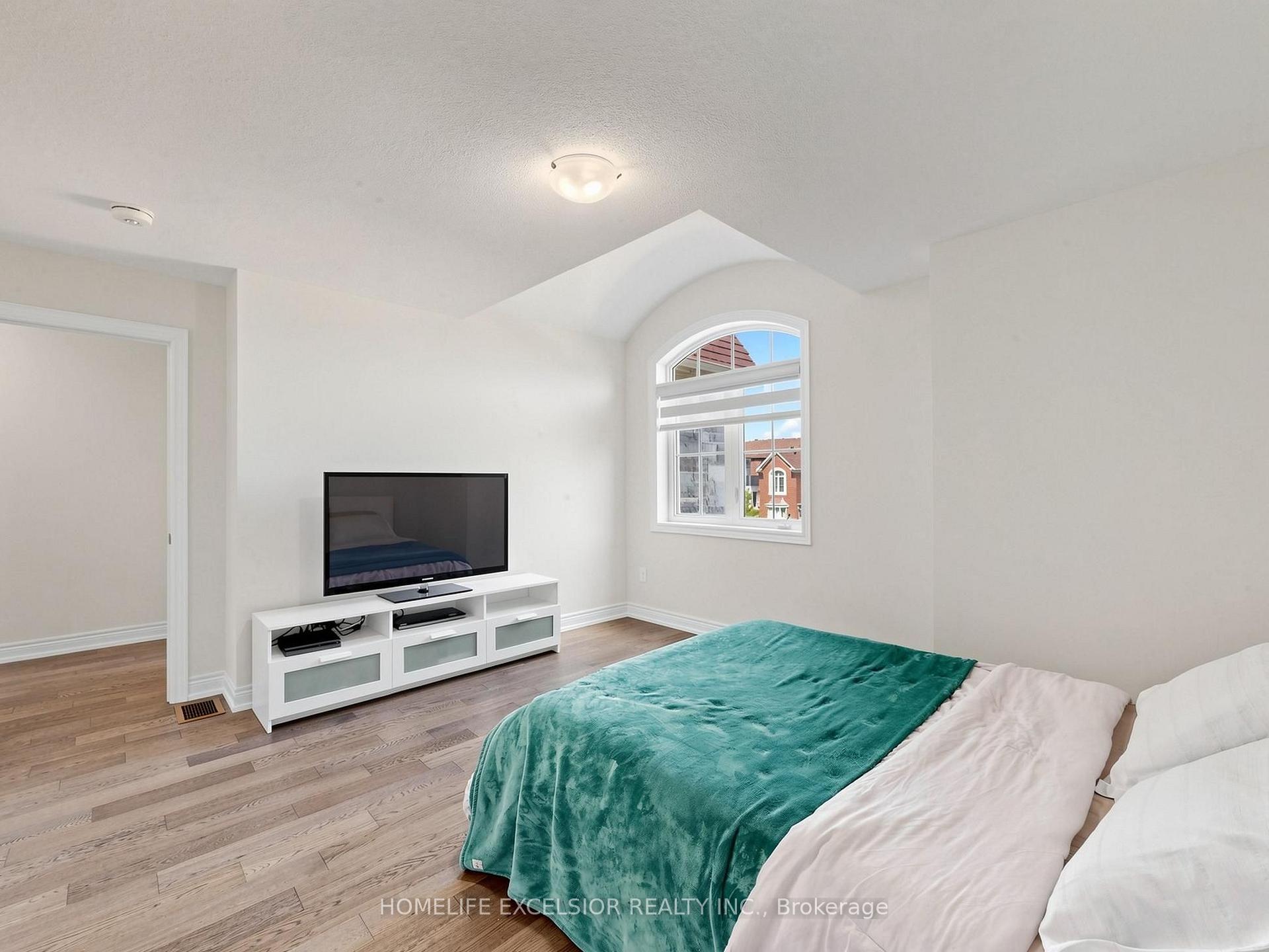 Photo 31 of 5 Manor Hampton Street, East Gwillimbury, Sharon — HOMEH