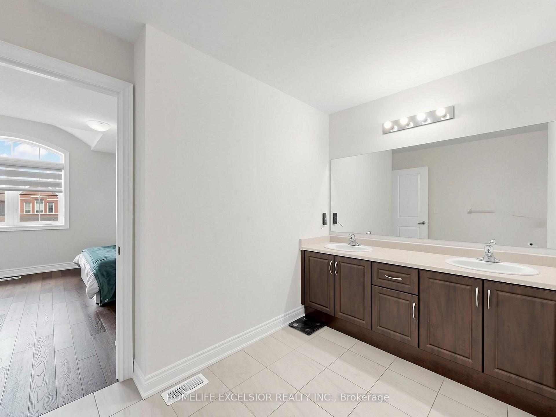 Photo 40 of 5 Manor Hampton Street, East Gwillimbury, Sharon — HOMEH