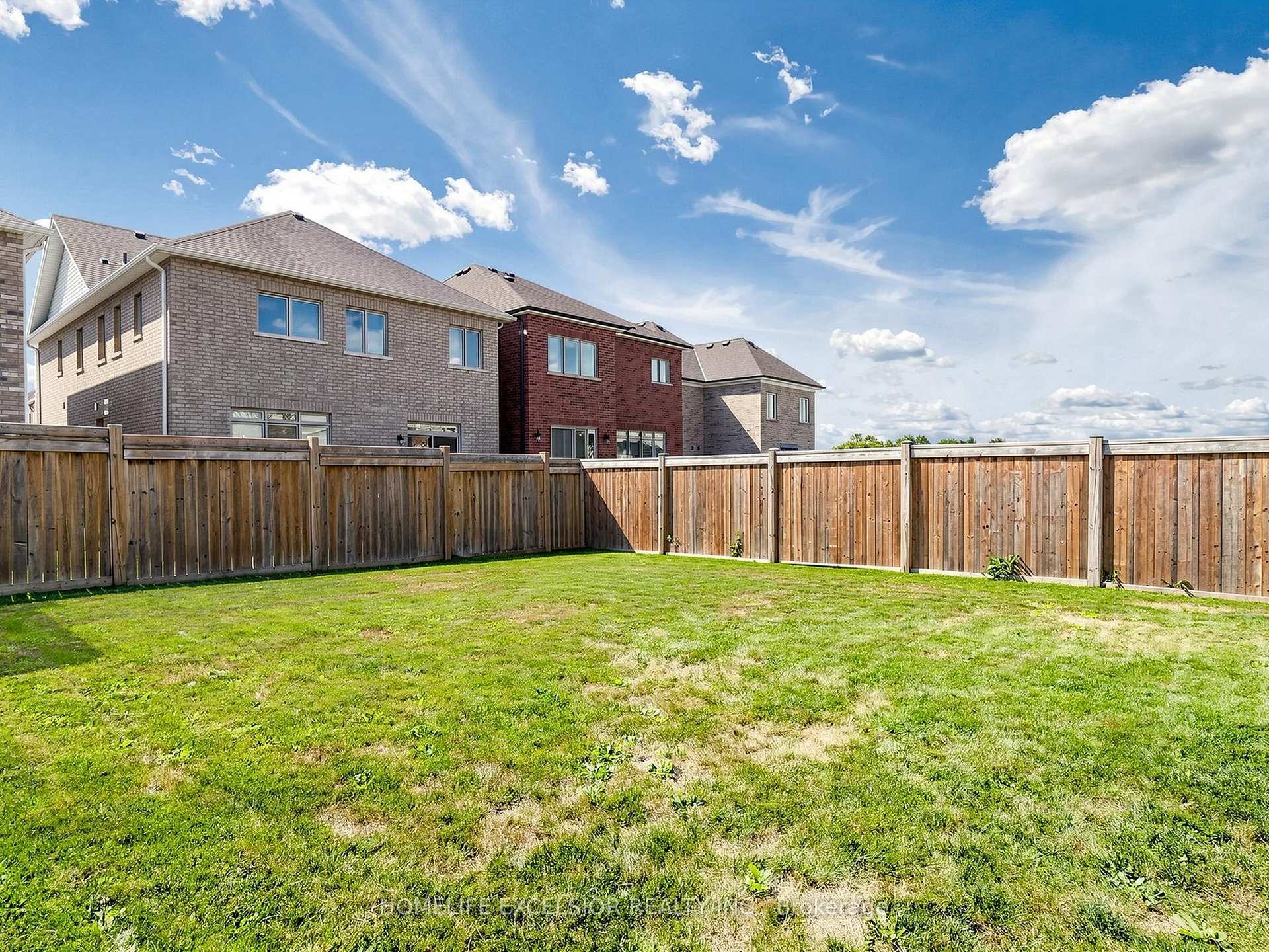 Photo 41 of 5 Manor Hampton Street, East Gwillimbury, Sharon — HOMEH