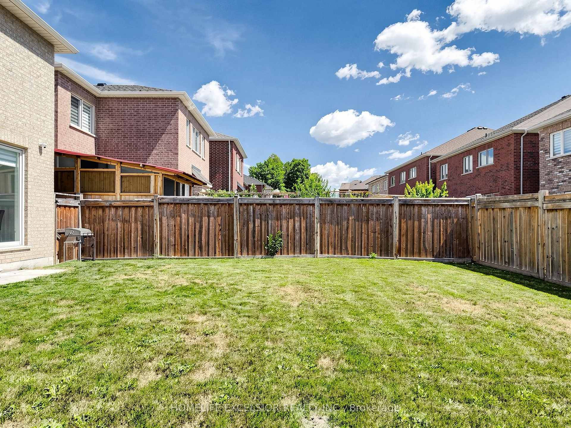 Photo 44 of 5 Manor Hampton Street, East Gwillimbury, Sharon — HOMEH