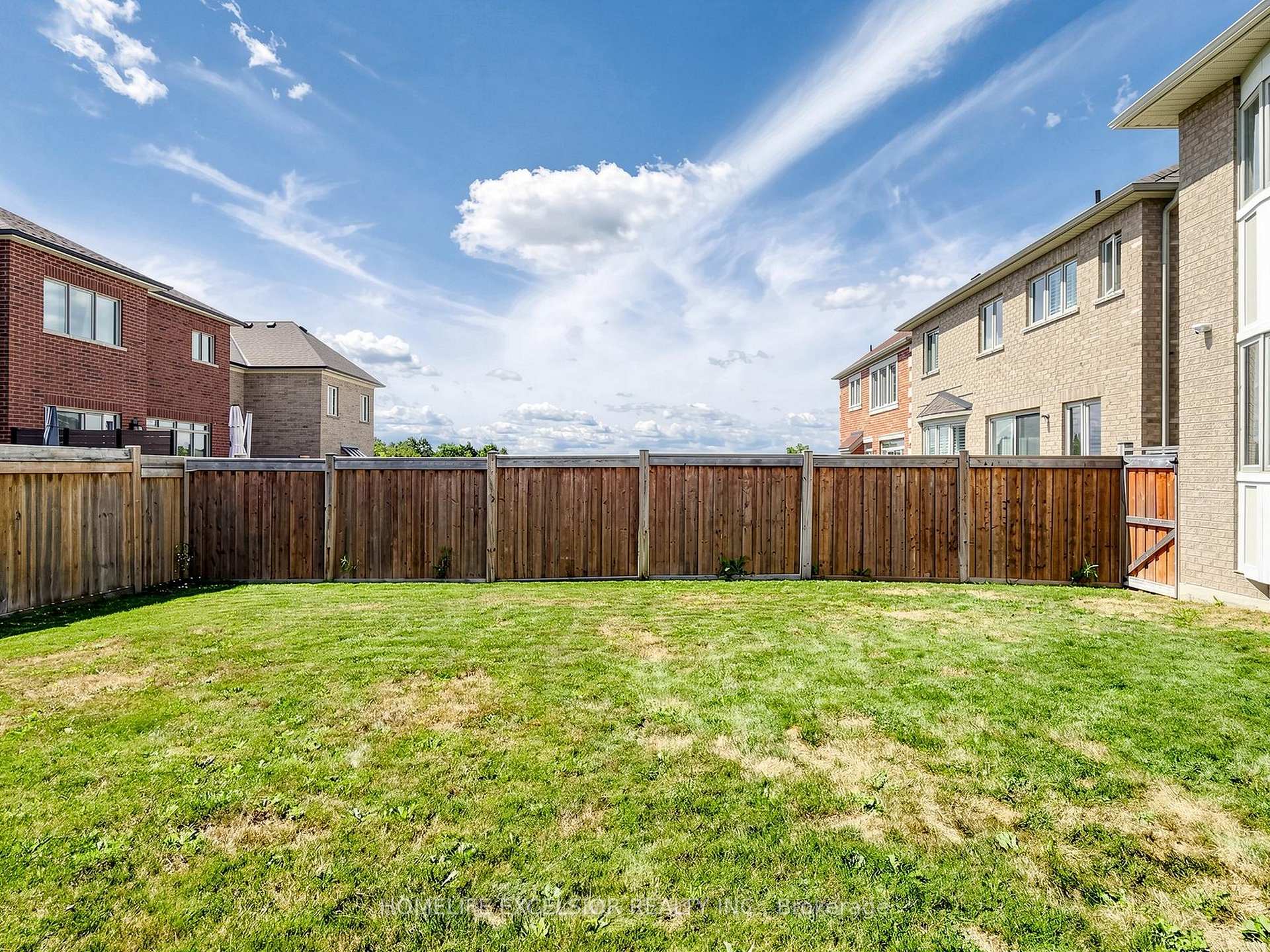 Photo 45 of 5 Manor Hampton Street, East Gwillimbury, Sharon — HOMEH