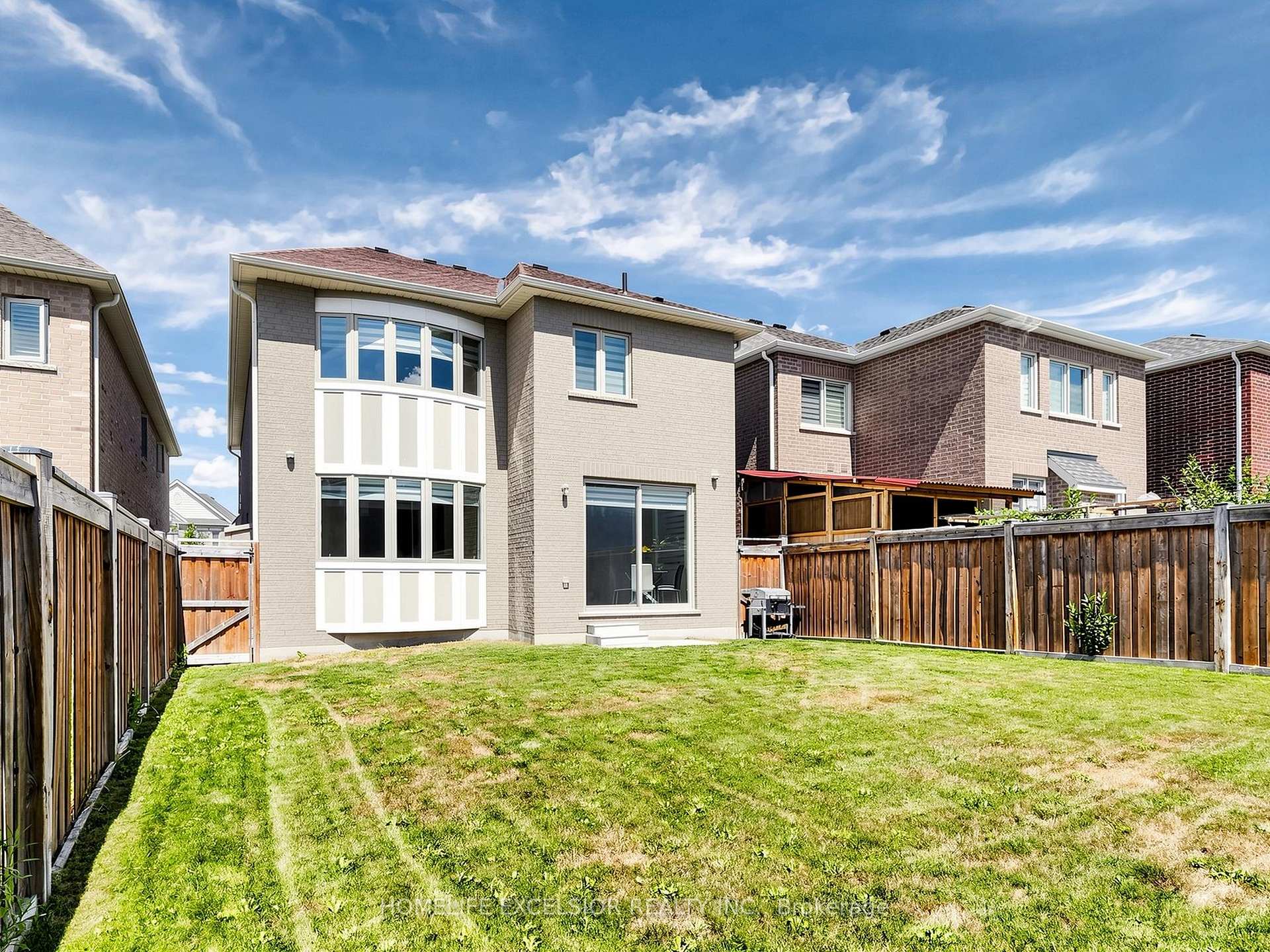 Photo 46 of 5 Manor Hampton Street, East Gwillimbury, Sharon — HOMEH