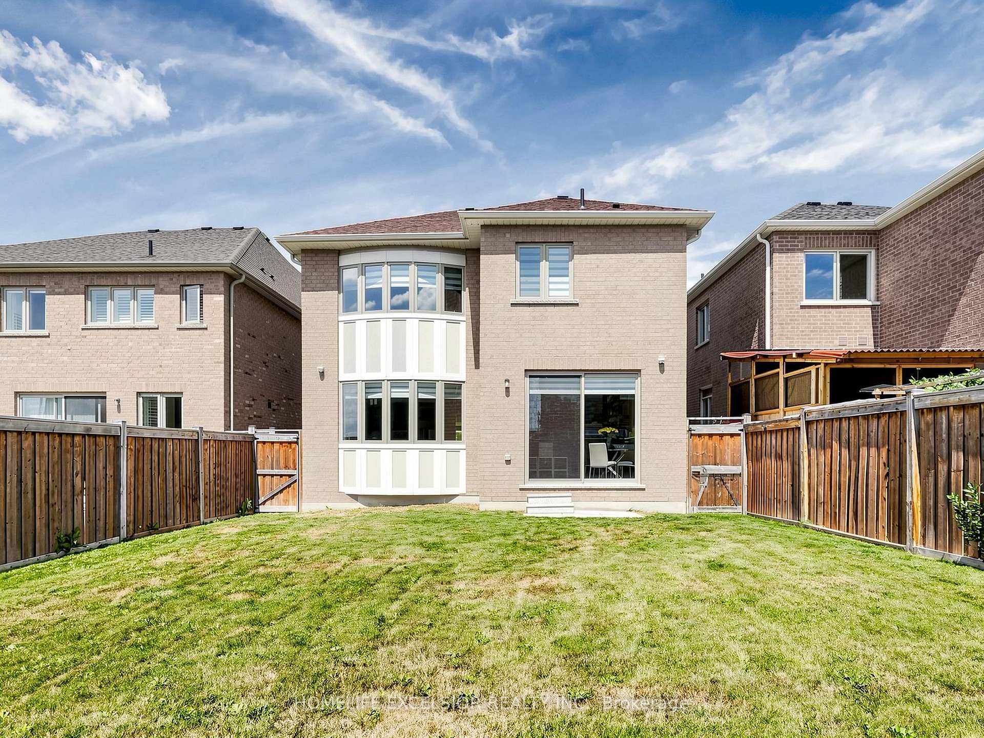 Photo 47 of 5 Manor Hampton Street, East Gwillimbury, Sharon — HOMEH
