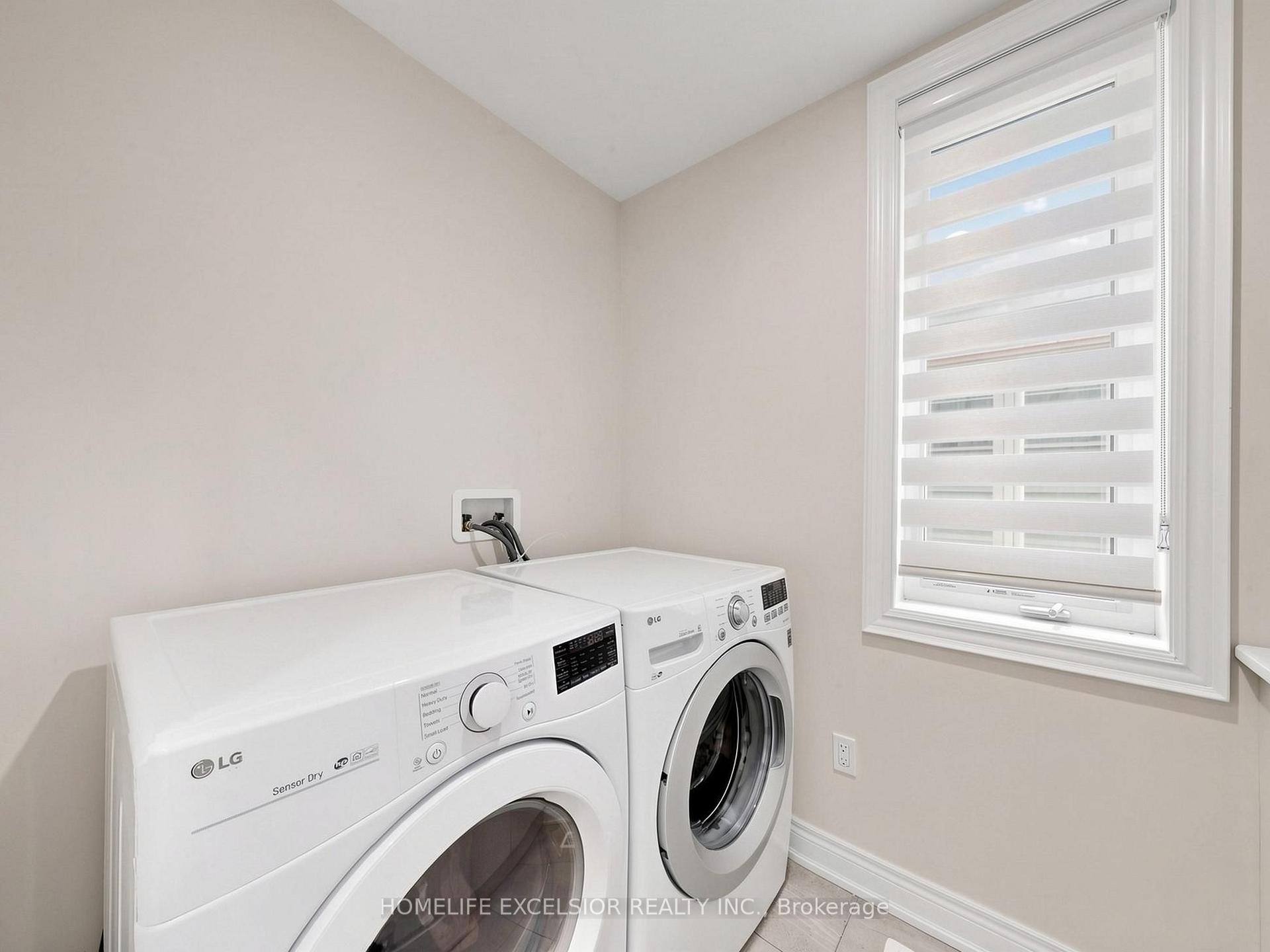 Photo 49 of 5 Manor Hampton Street, East Gwillimbury, Sharon — HOMEH