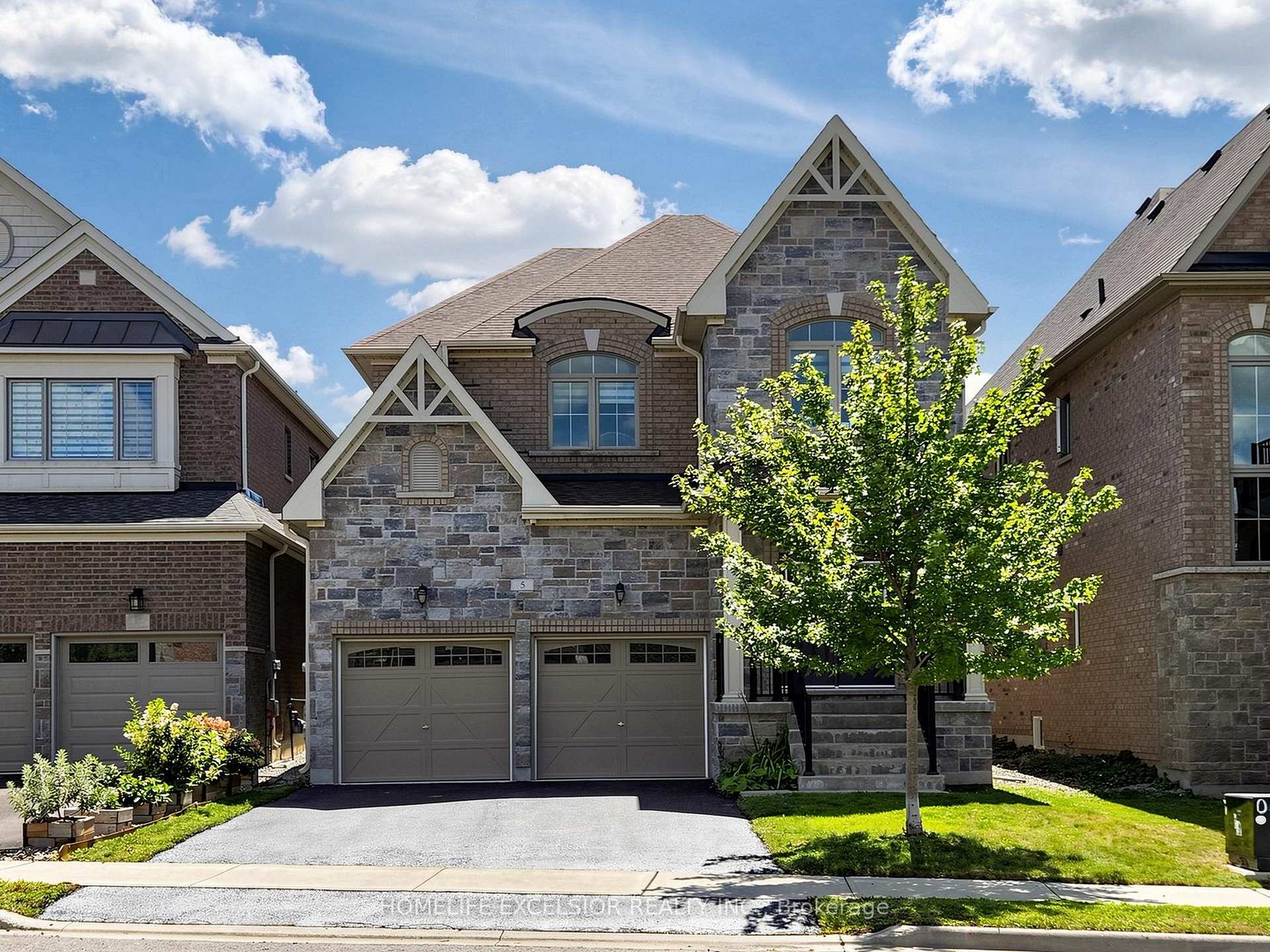 Photo 48 of 5 Manor Hampton Street, East Gwillimbury, Sharon — HOMEH