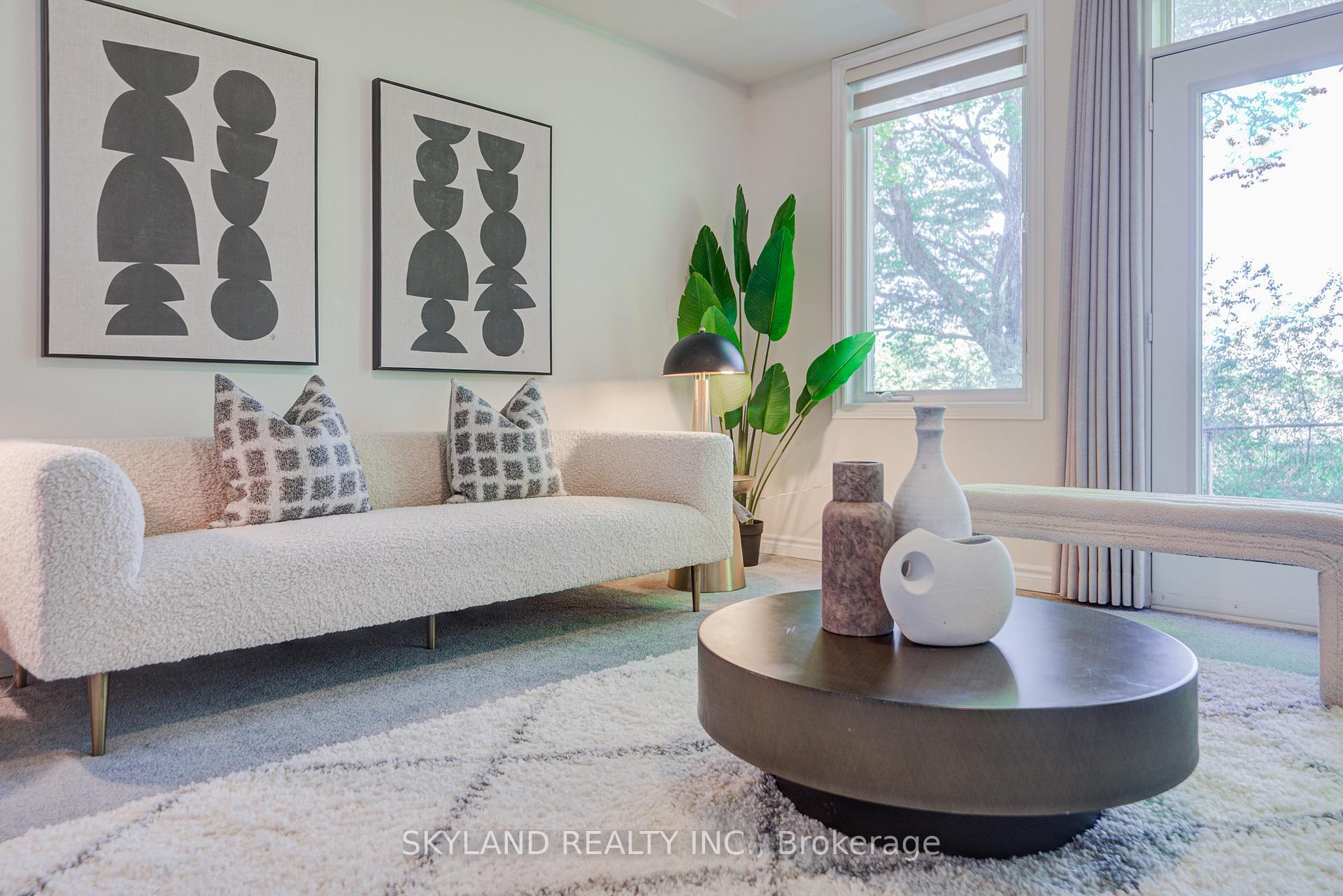 Photo 4 of 66 Puisaya Drive, Richmond Hill, Rural Richmond Hill — HOMEH