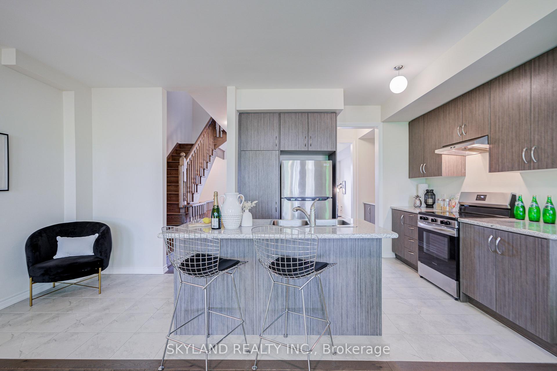 Photo 7 of 66 Puisaya Drive, Richmond Hill, Rural Richmond Hill — HOMEH