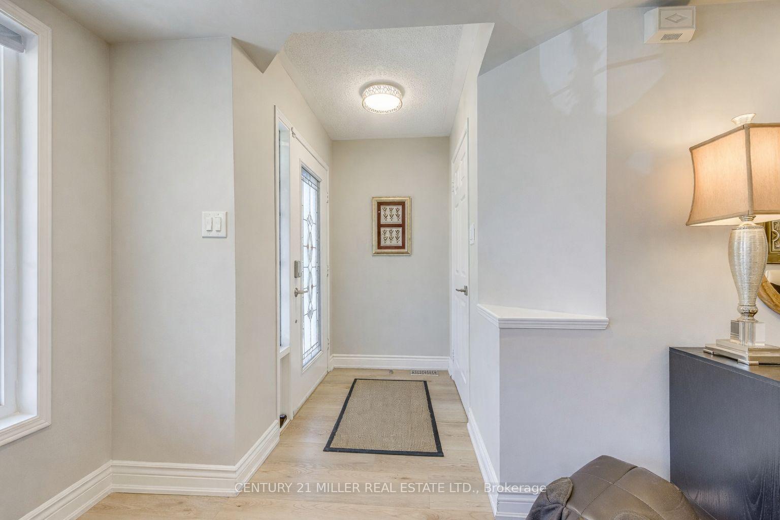 Photo 3 of 215 Roxton Road, Oakville, River Oaks — HOMEH