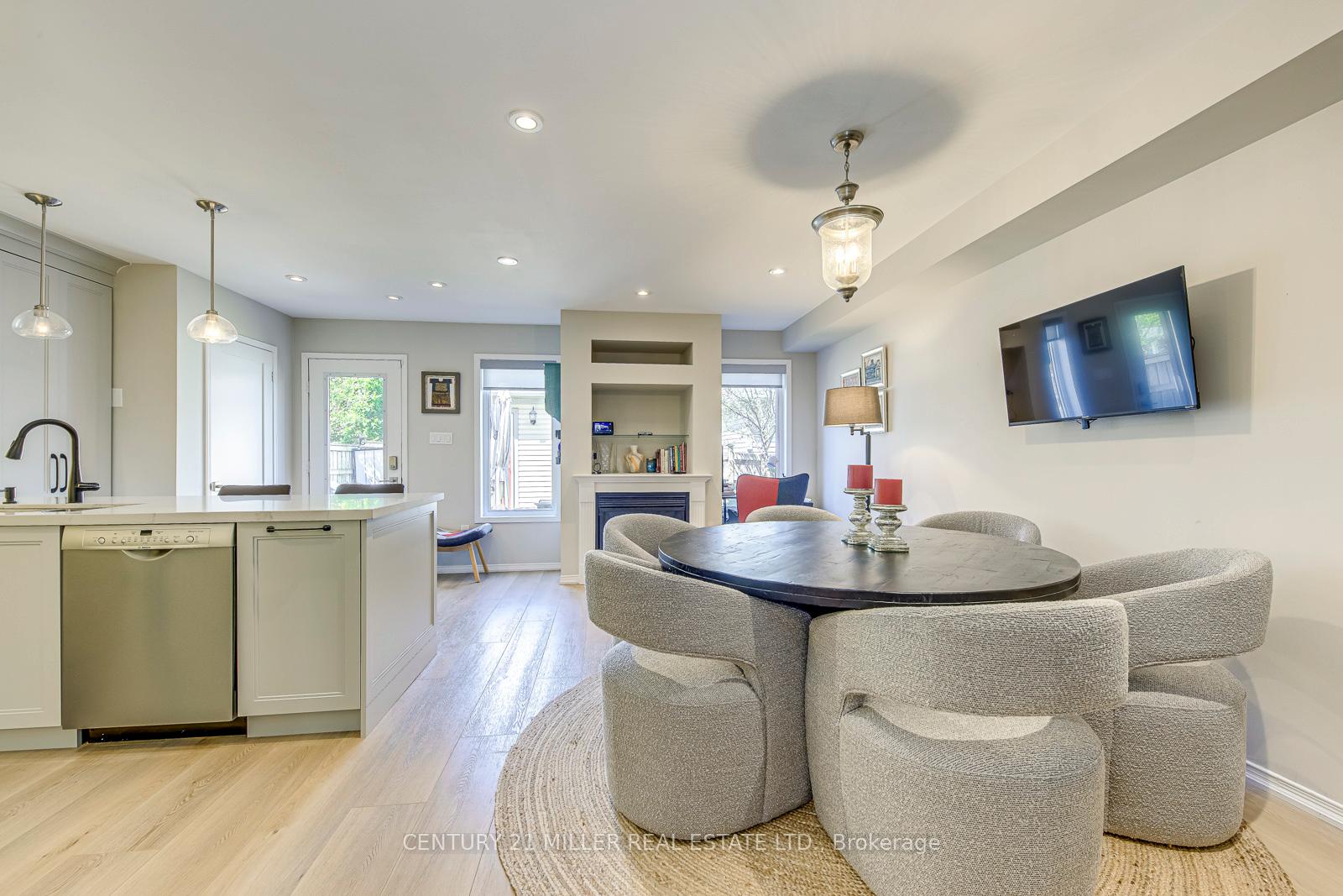 Photo 9 of 215 Roxton Road, Oakville, River Oaks — HOMEH