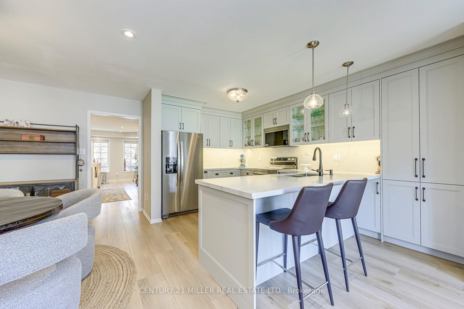 Photo 13 of 215 Roxton Road, Oakville, River Oaks — HOMEH