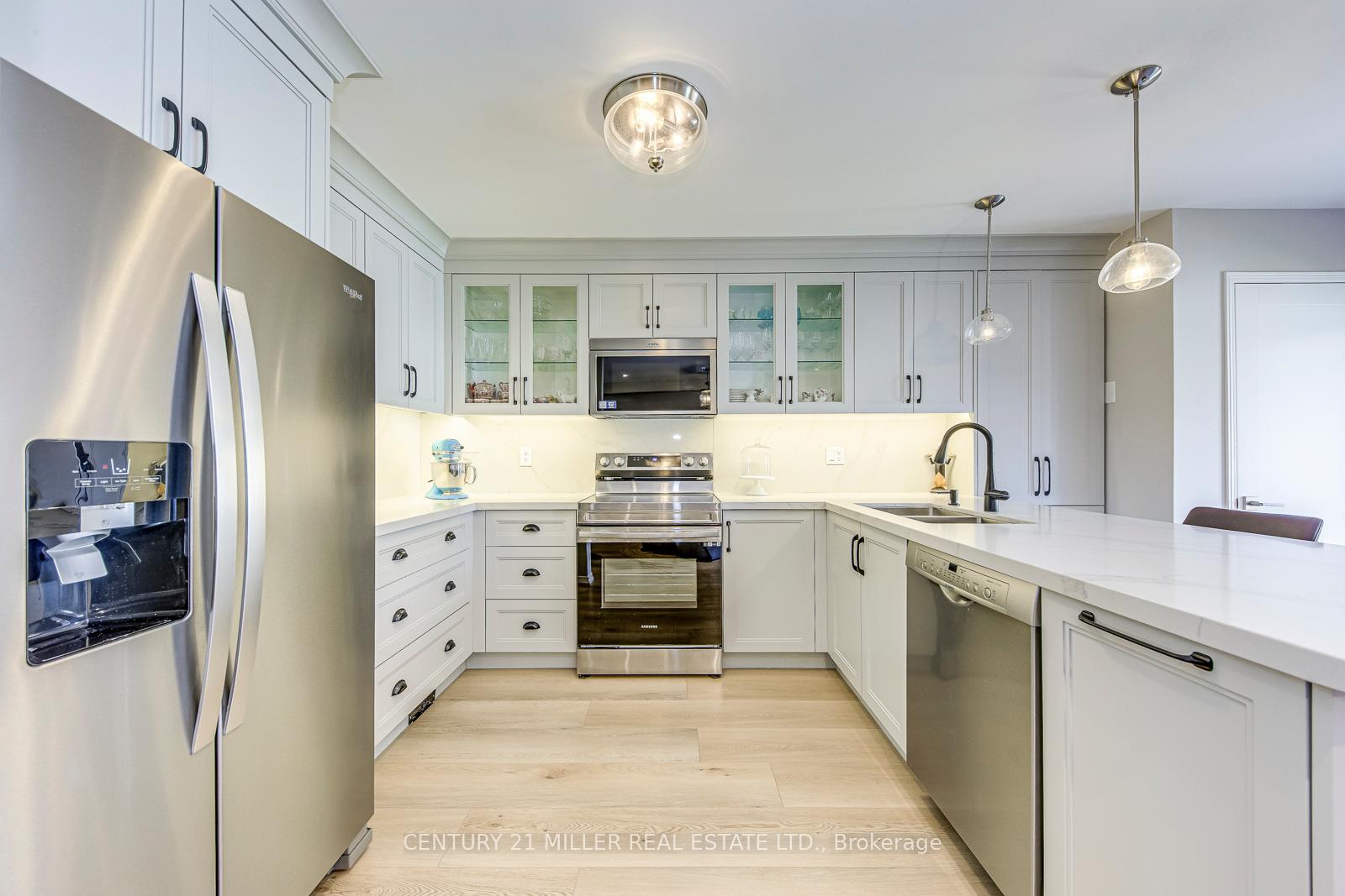 Photo 14 of 215 Roxton Road, Oakville, River Oaks — HOMEH
