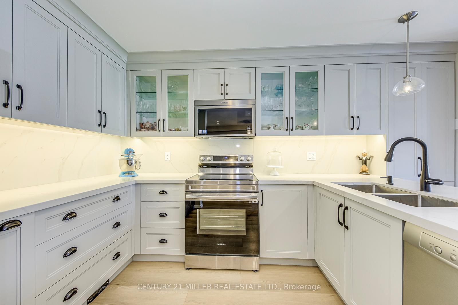 Photo 15 of 215 Roxton Road, Oakville, River Oaks — HOMEH