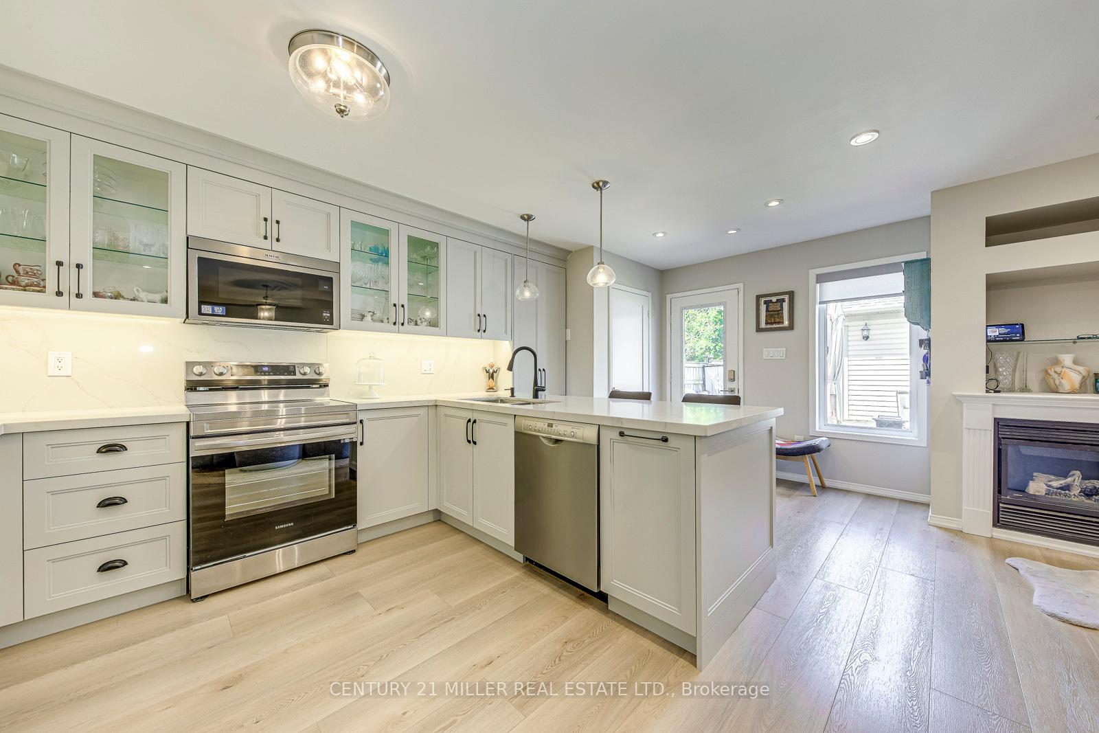 Photo 16 of 215 Roxton Road, Oakville, River Oaks — HOMEH