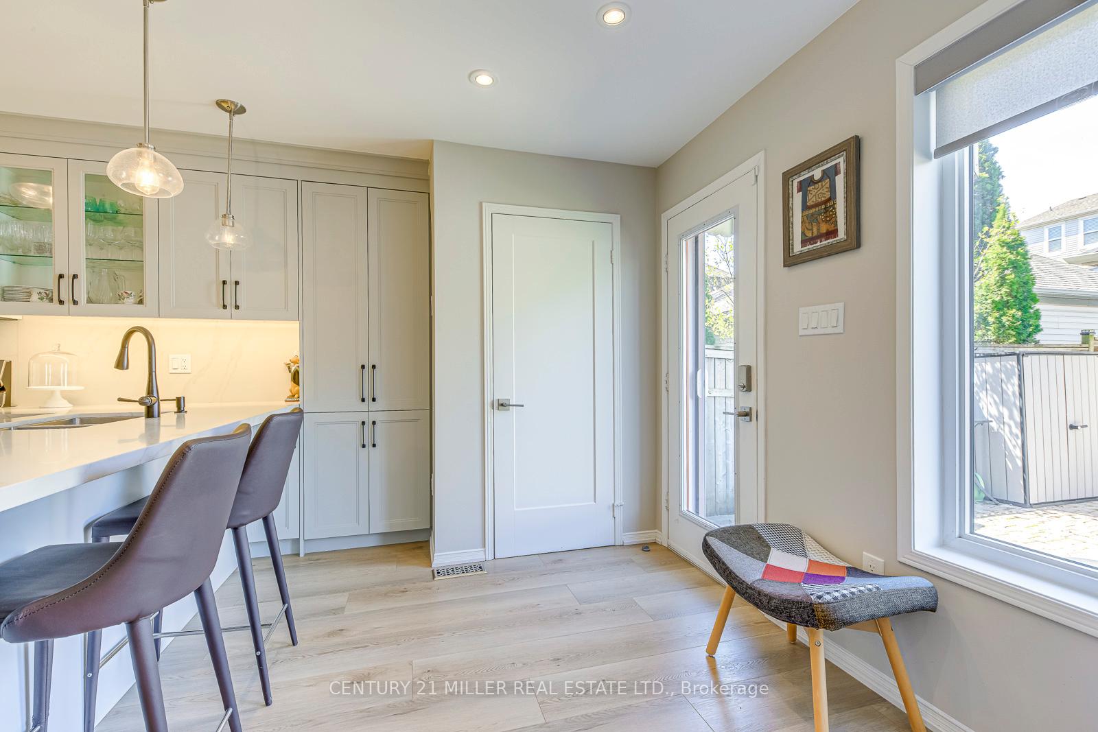 Photo 17 of 215 Roxton Road, Oakville, River Oaks — HOMEH