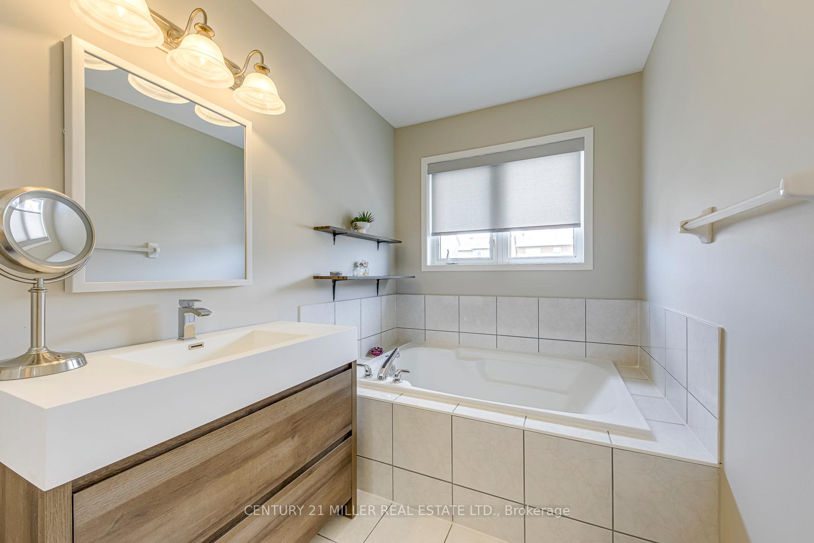 Photo 39 of 215 Roxton Road, Oakville, River Oaks — HOMEH