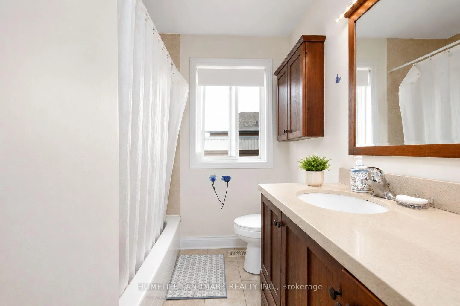 Photo 4 of 34 Gentry Crescent, Richmond Hill, Crosby — HOMEH