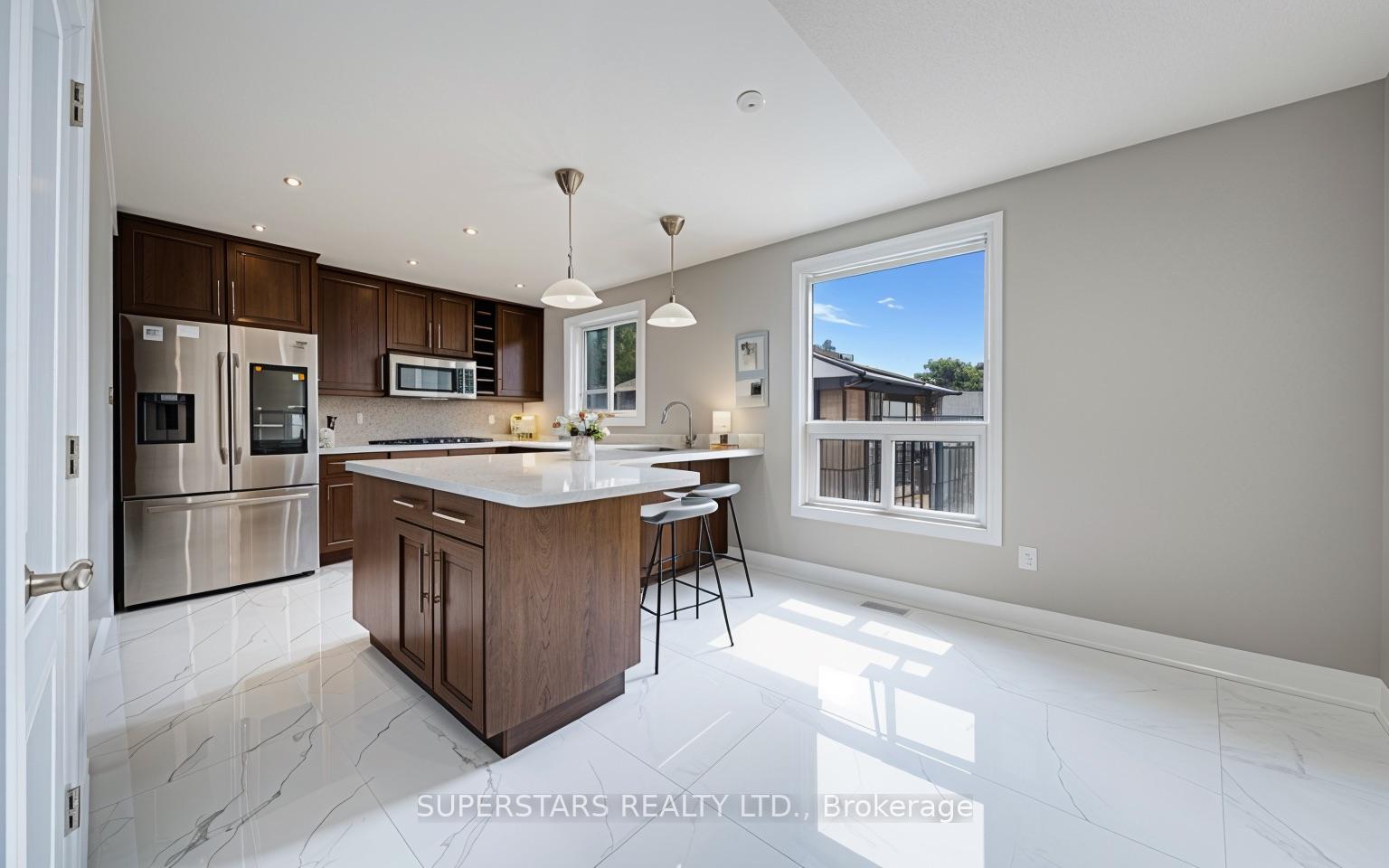 Photo 3 of 1731 Ada Court, Pickering, Amberlea — HOMEH