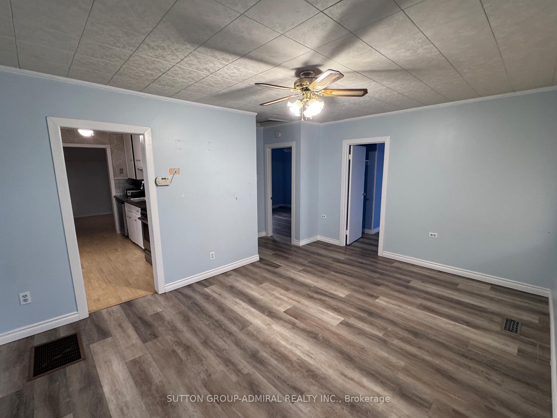 Photo 3 of 305 Crowland Avenue, Welland, Lincoln/Crowland — HOMEH