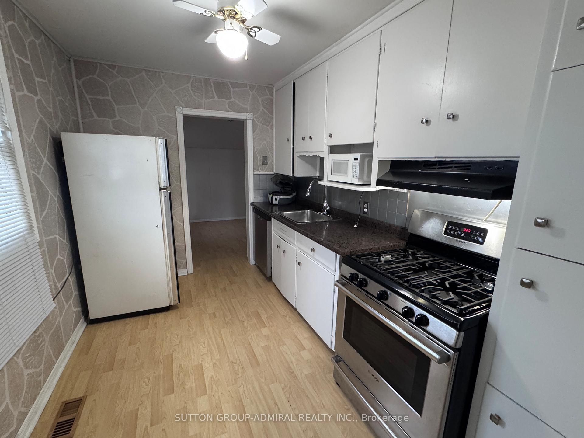 Photo 4 of 305 Crowland Avenue, Welland, Lincoln/Crowland — HOMEH