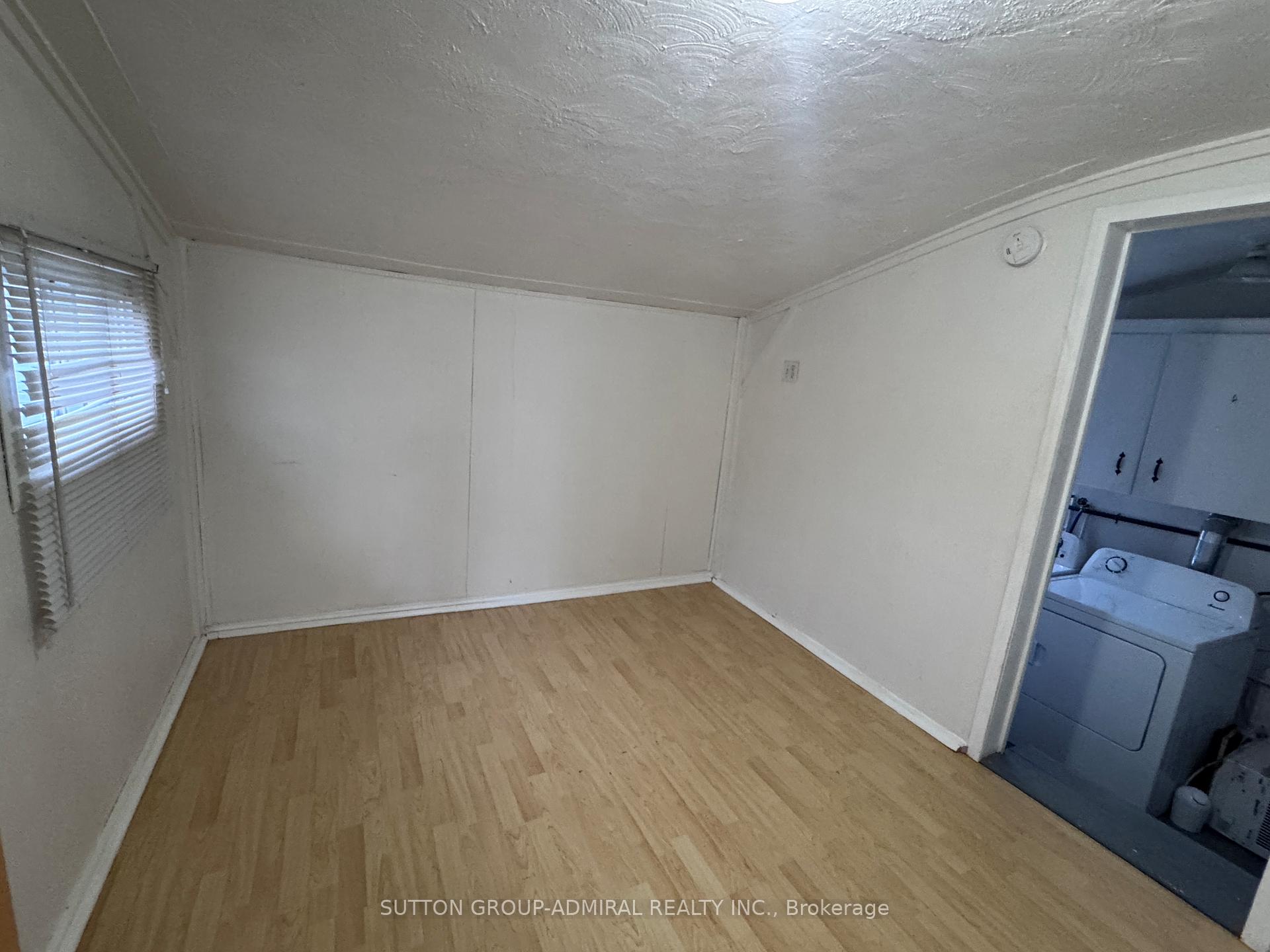 Photo 5 of 305 Crowland Avenue, Welland, Lincoln/Crowland — HOMEH