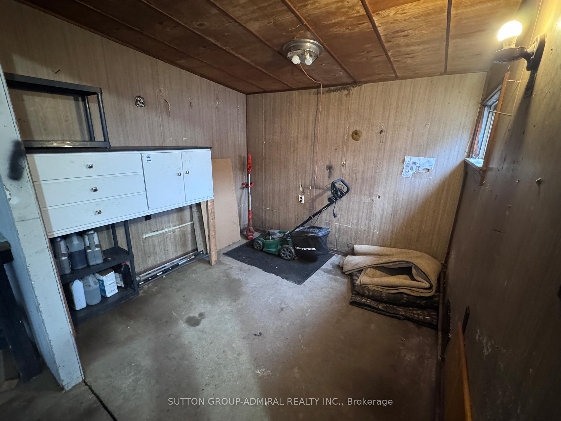 Photo 22 of 305 Crowland Avenue, Welland, Lincoln/Crowland — HOMEH