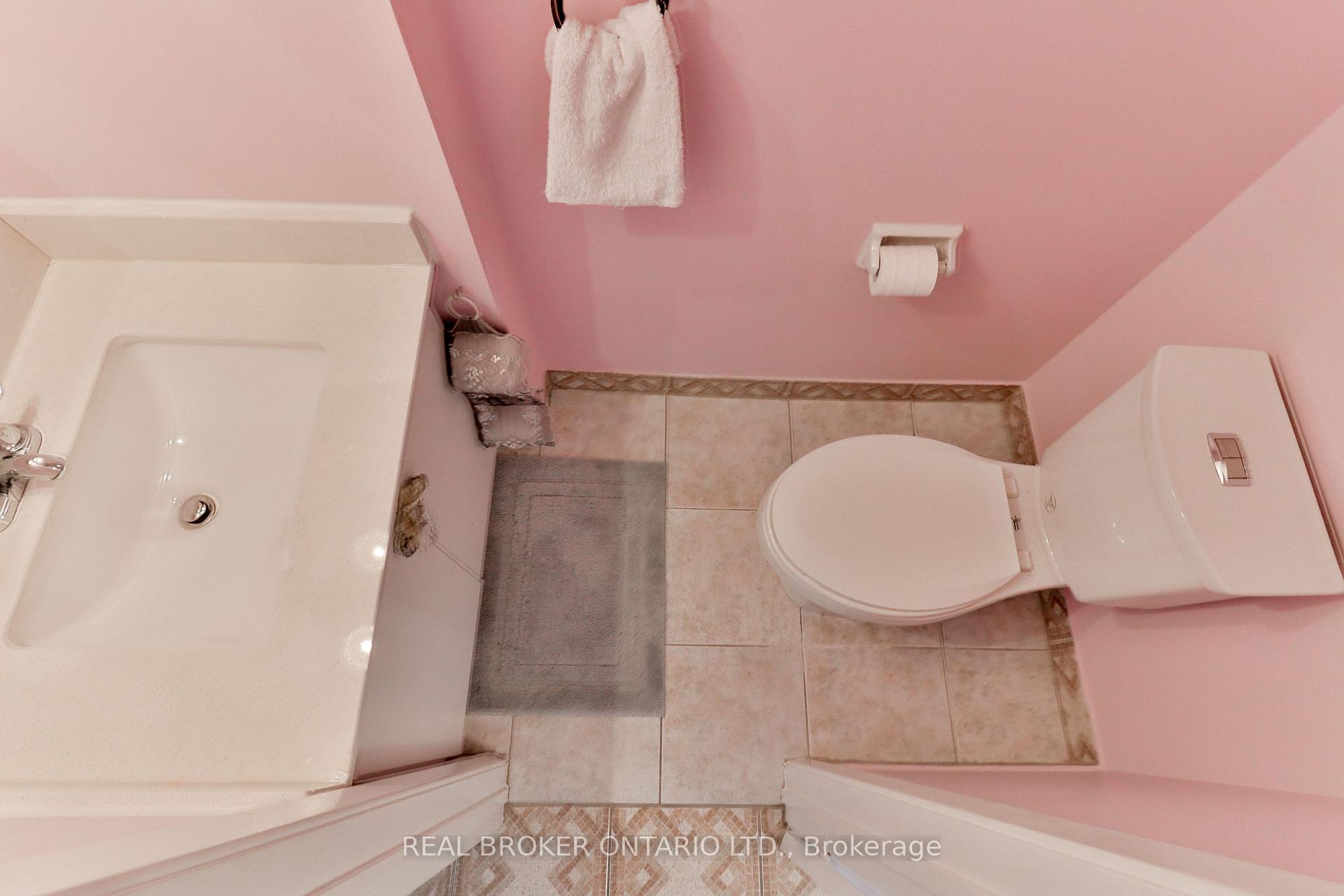 Photo 3 of Unit 16, 1764 Rathburn Road E, Mississauga, Rathwood — HOMEH
