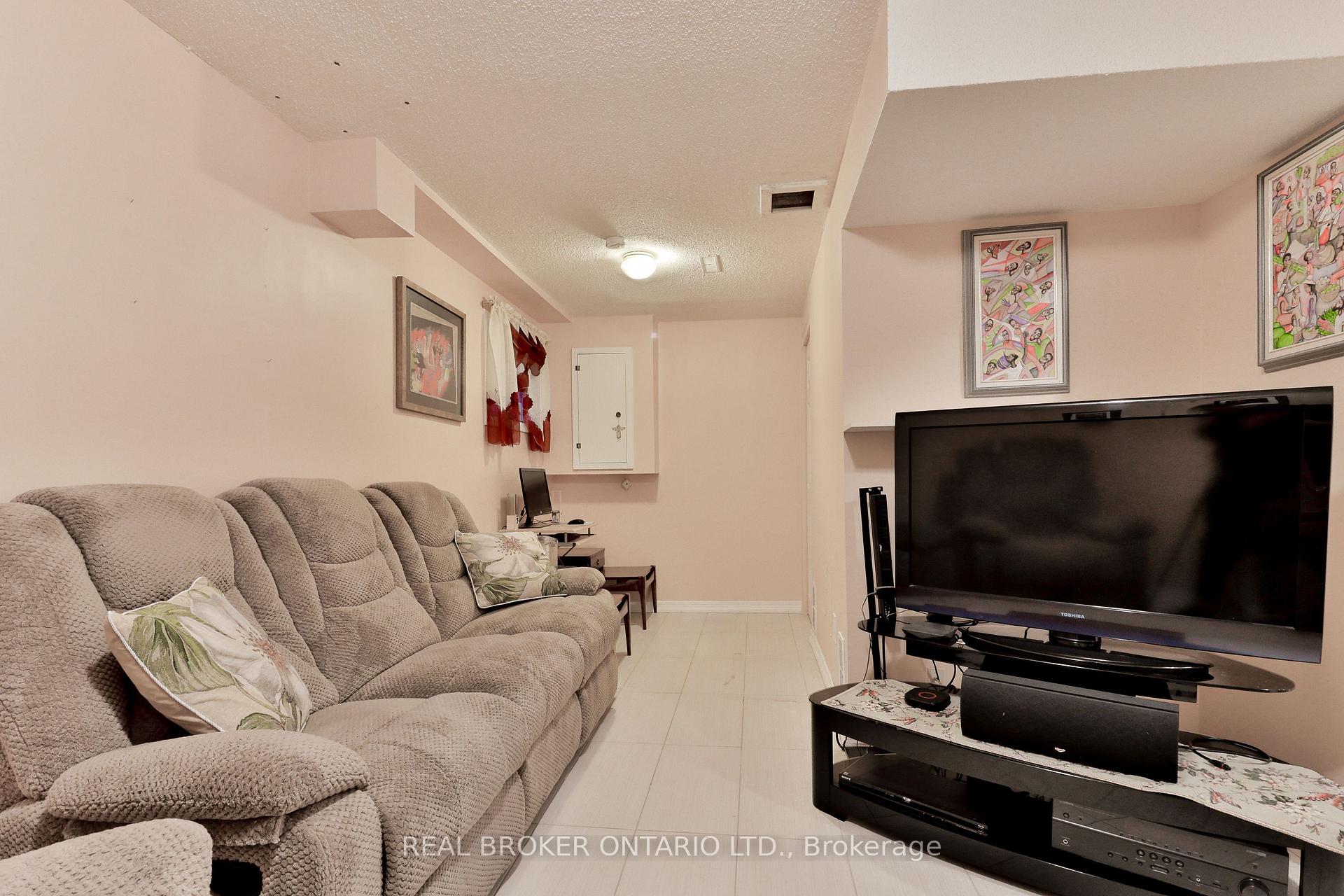 Photo 4 of Unit 16, 1764 Rathburn Road E, Mississauga, Rathwood — HOMEH