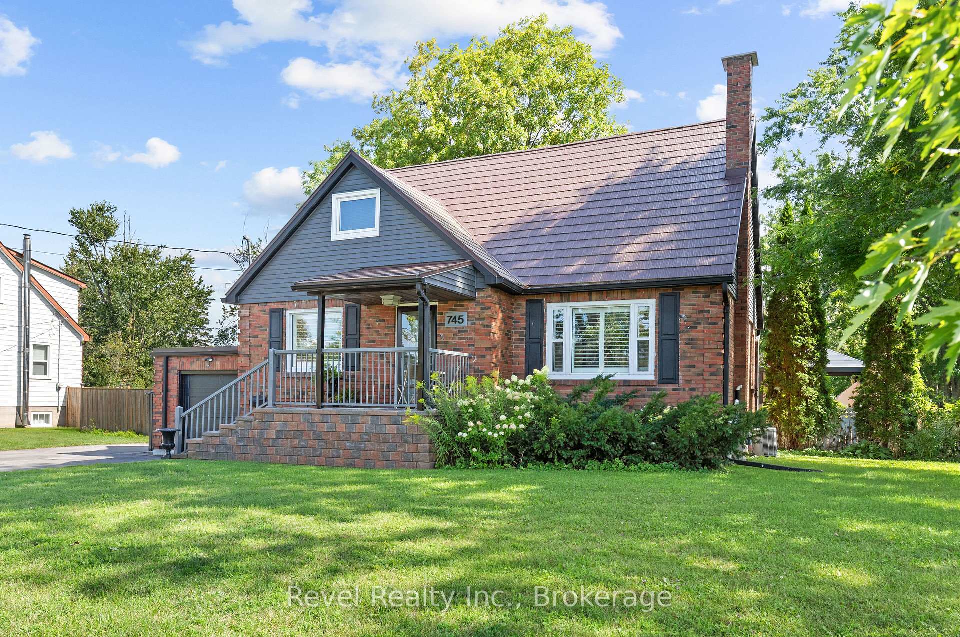 Photo 3 of 745 Crawford Drive, Peterborough, Otonabee Ward 1 — HOMEH