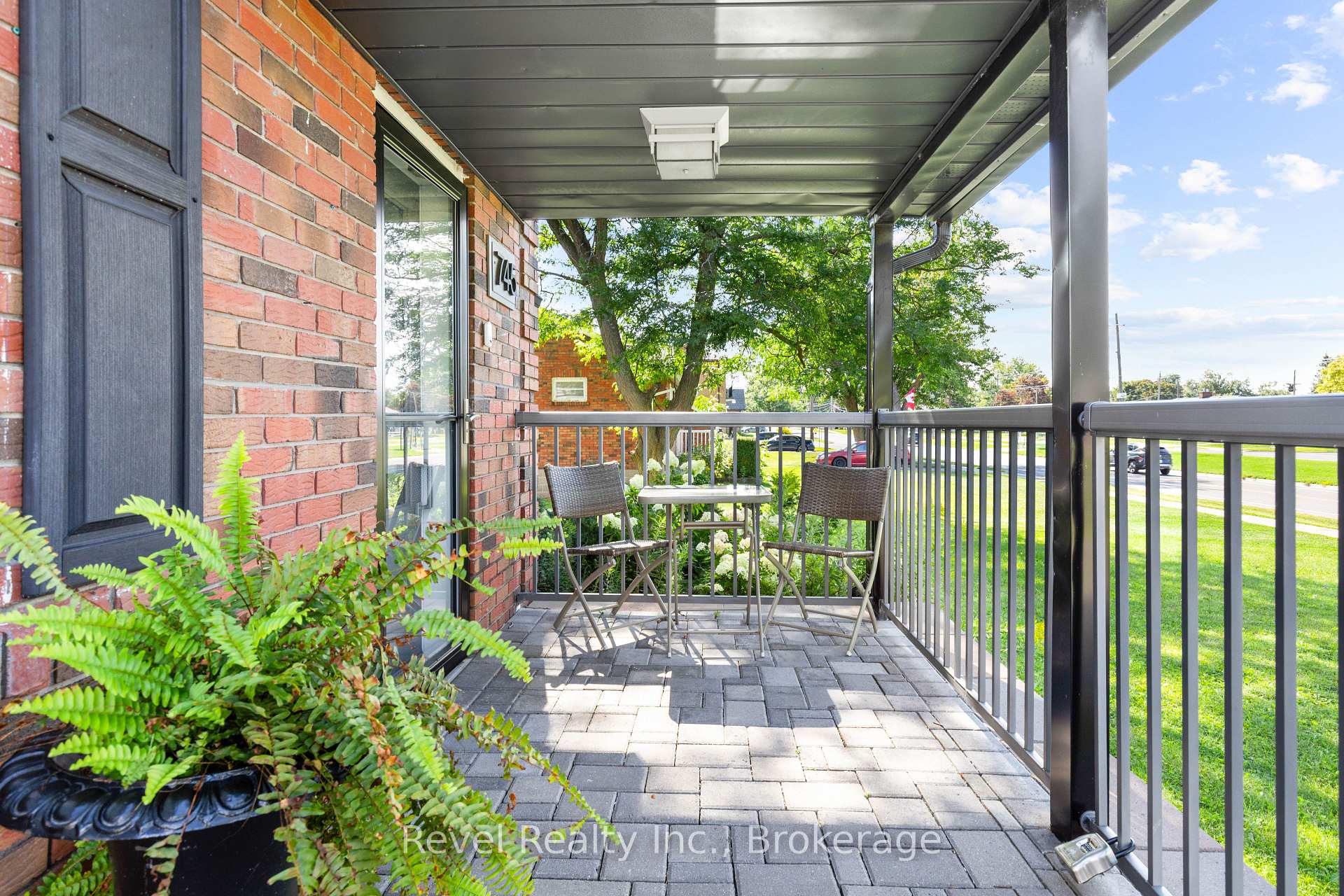 Photo 4 of 745 Crawford Drive, Peterborough, Otonabee Ward 1 — HOMEH
