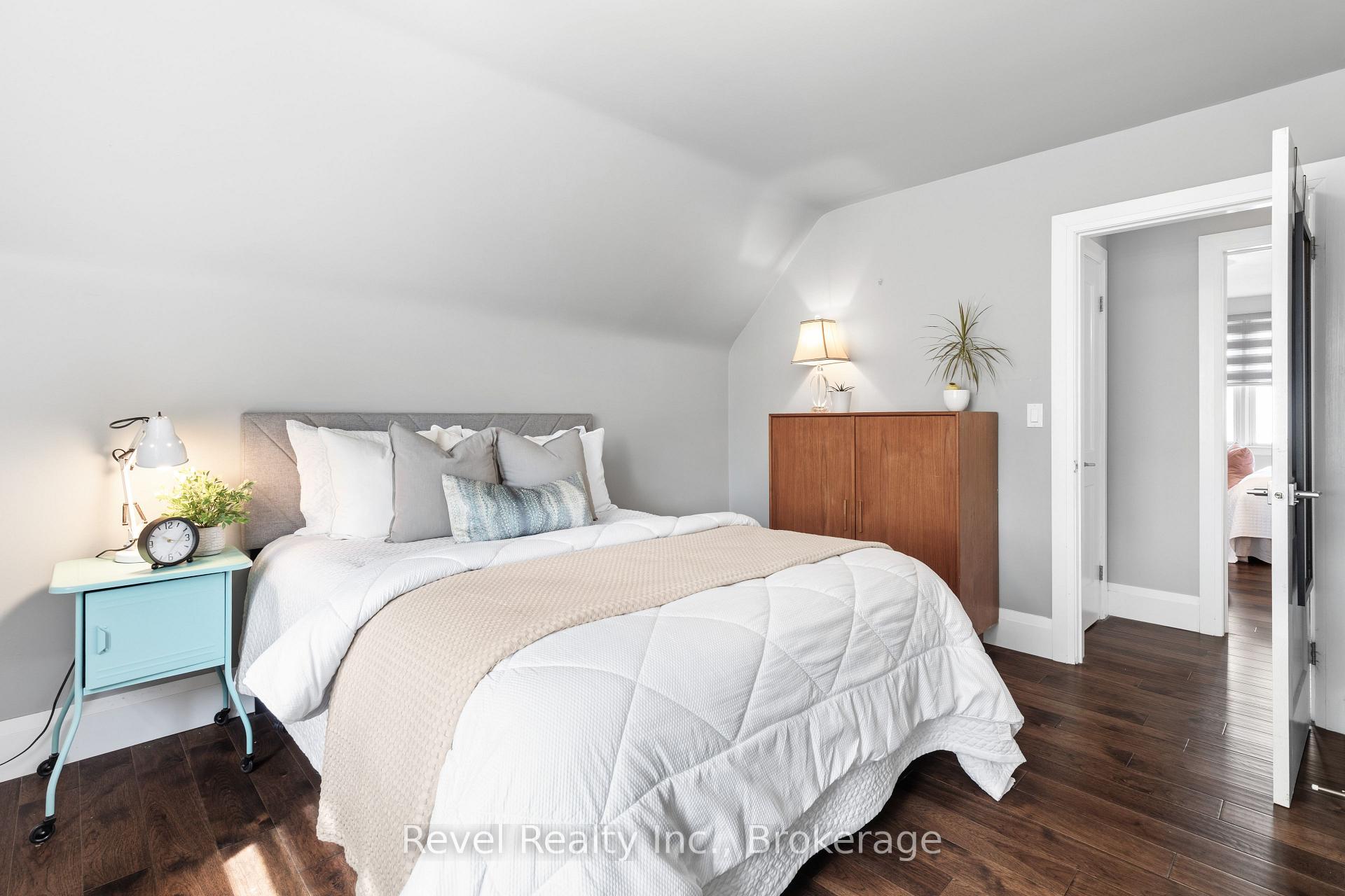 Photo 26 of 745 Crawford Drive, Peterborough, Otonabee Ward 1 — HOMEH