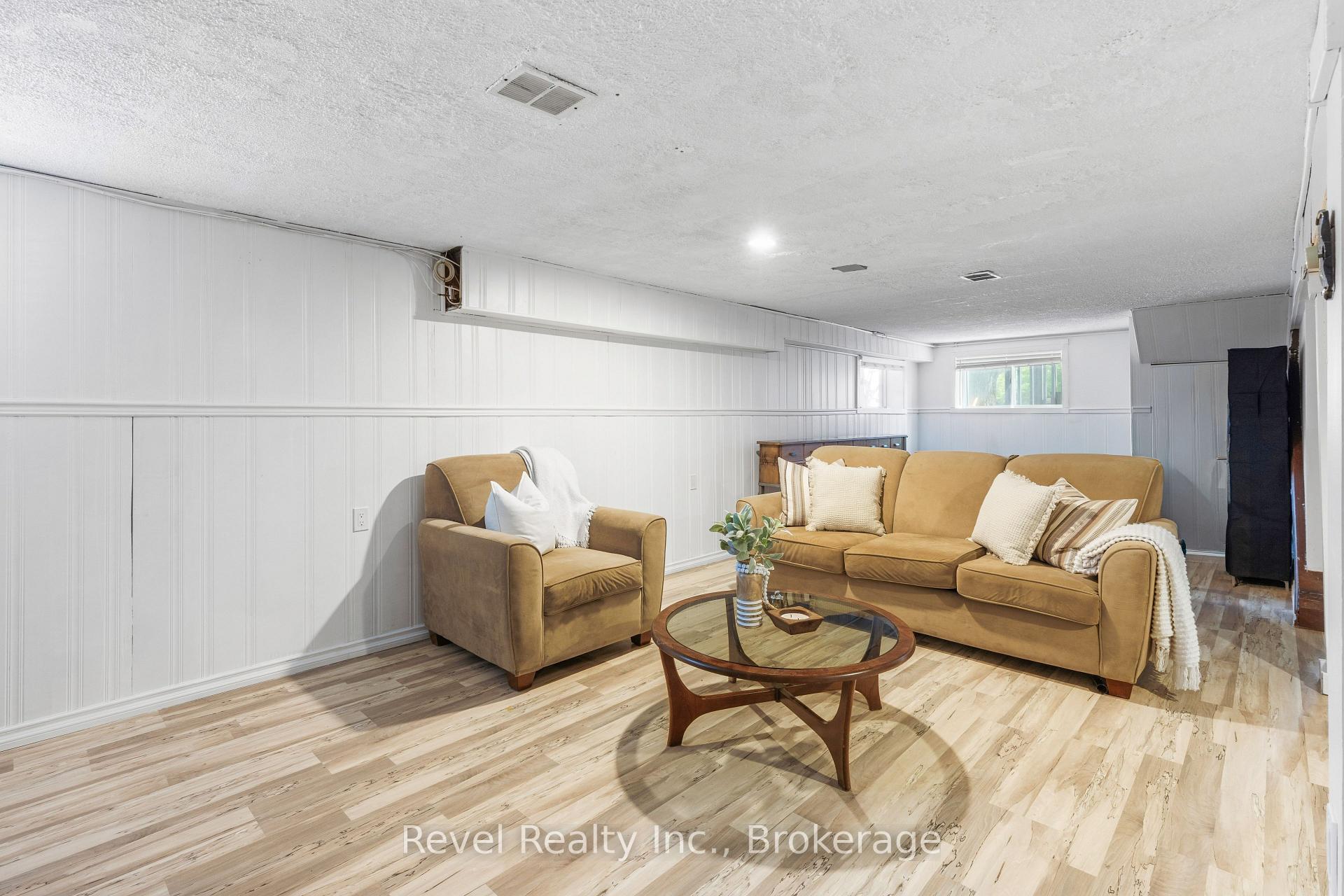 Photo 31 of 745 Crawford Drive, Peterborough, Otonabee Ward 1 — HOMEH