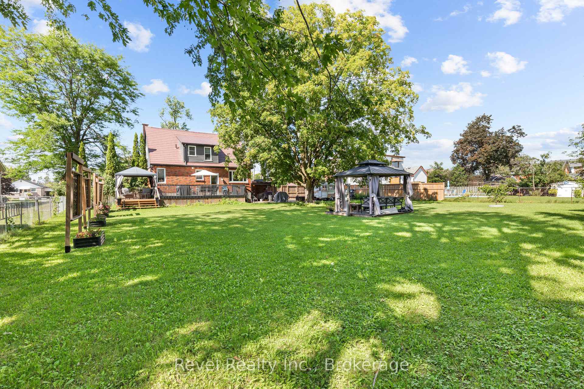 Photo 38 of 745 Crawford Drive, Peterborough, Otonabee Ward 1 — HOMEH