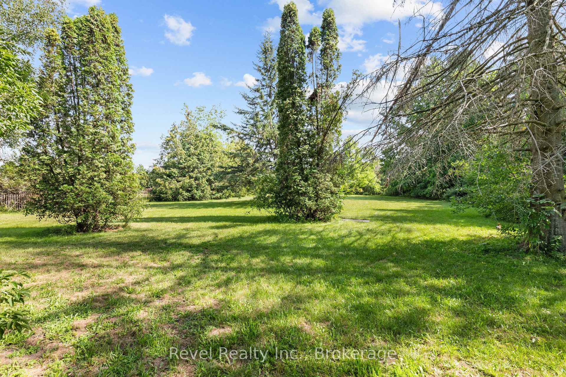 Photo 41 of 745 Crawford Drive, Peterborough, Otonabee Ward 1 — HOMEH