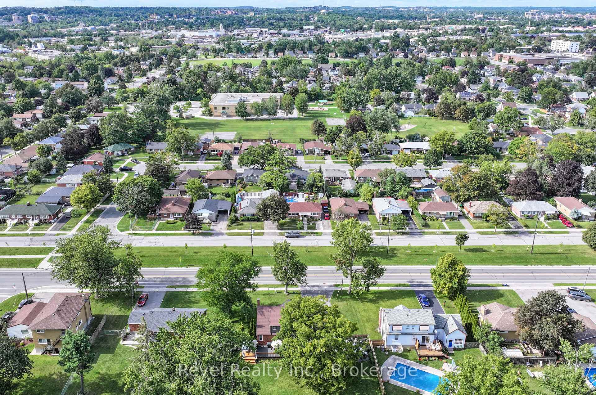 Photo 43 of 745 Crawford Drive, Peterborough, Otonabee Ward 1 — HOMEH