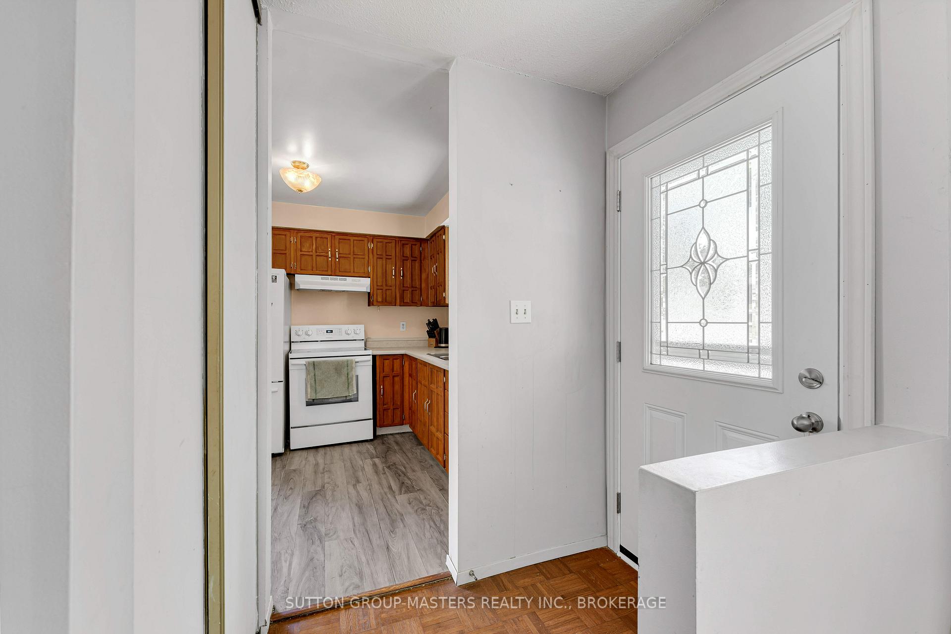 Photo 3 of 150 Dauphin Avenue, Kingston, Rideau — HOMEH