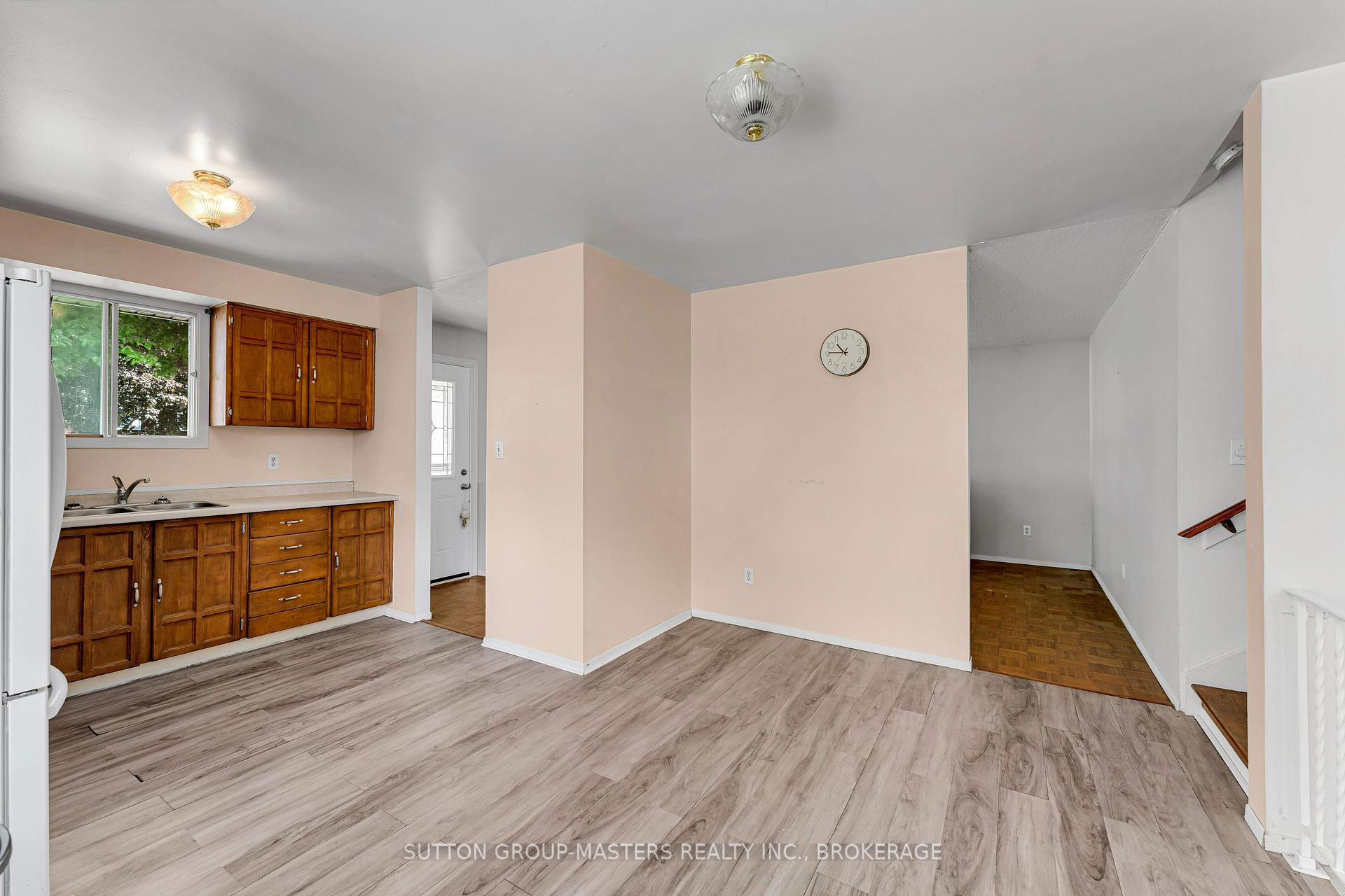 Photo 4 of 150 Dauphin Avenue, Kingston, Rideau — HOMEH