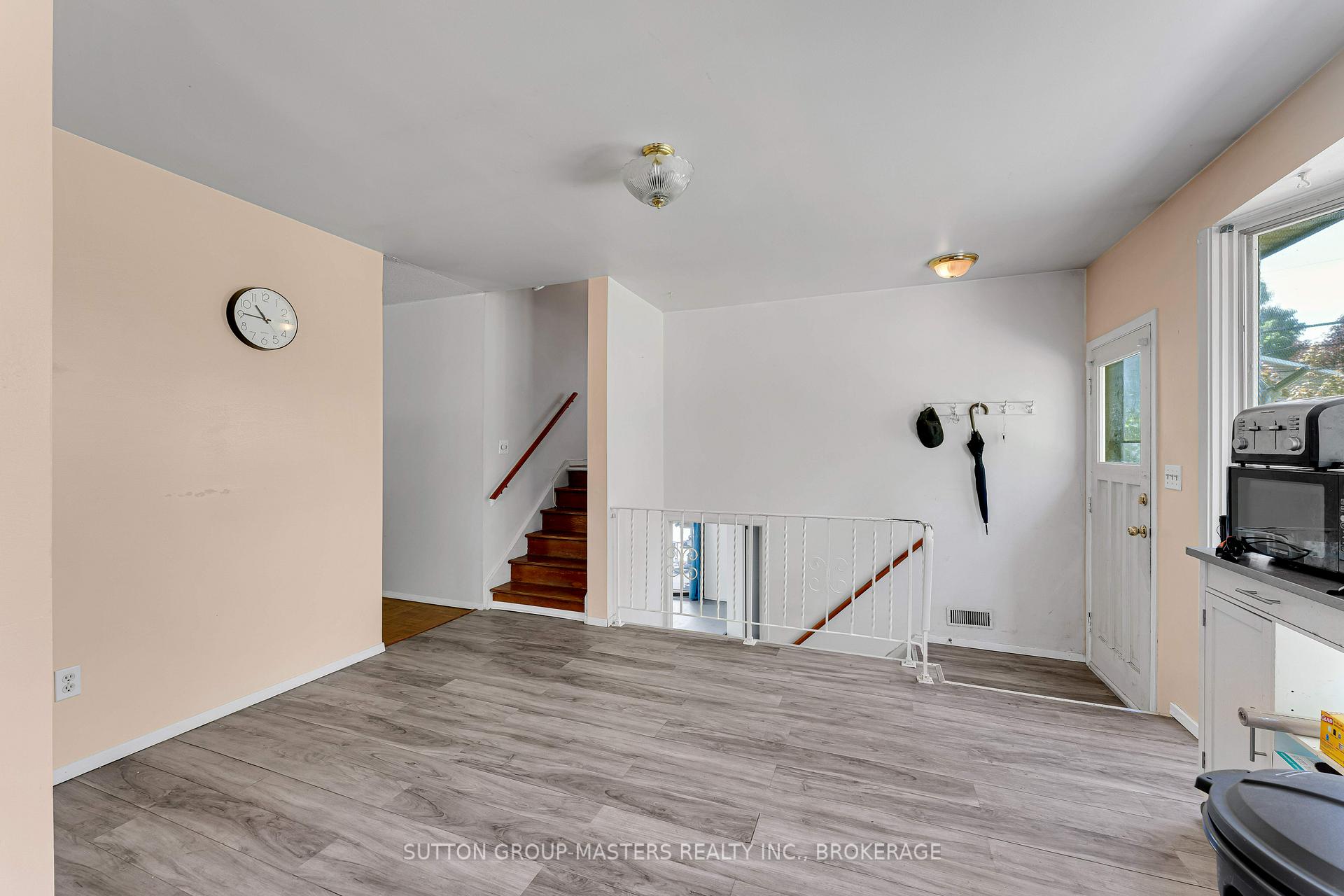 Photo 5 of 150 Dauphin Avenue, Kingston, Rideau — HOMEH